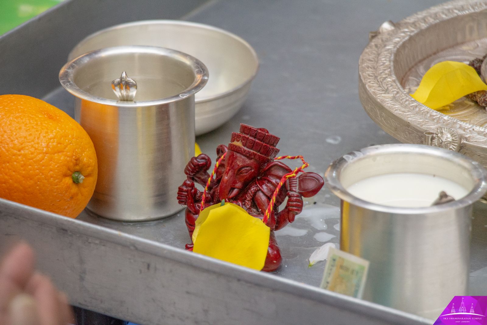 ©1987-2017 SKS Swaminarayan Temple East London