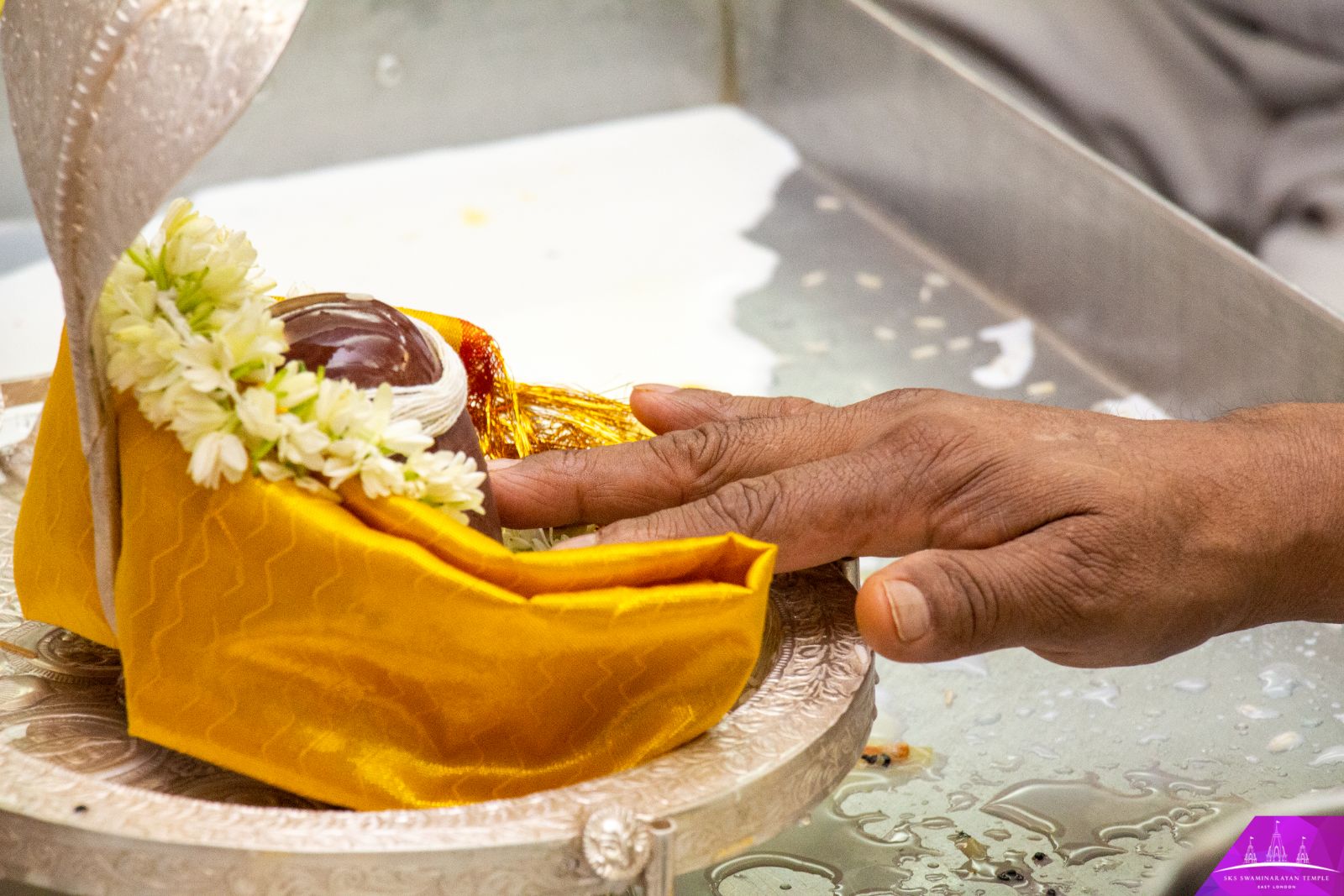 ©1987-2017 SKS Swaminarayan Temple East London