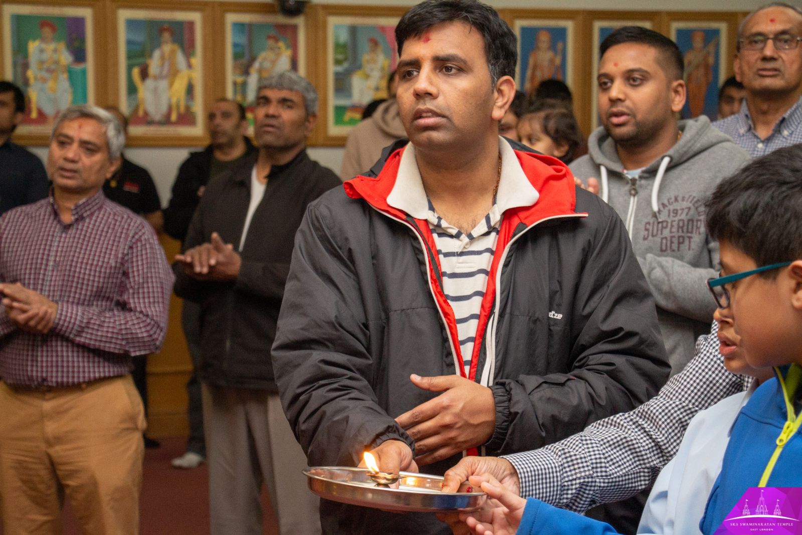 ©1987-2017 SKS Swaminarayan Temple East London