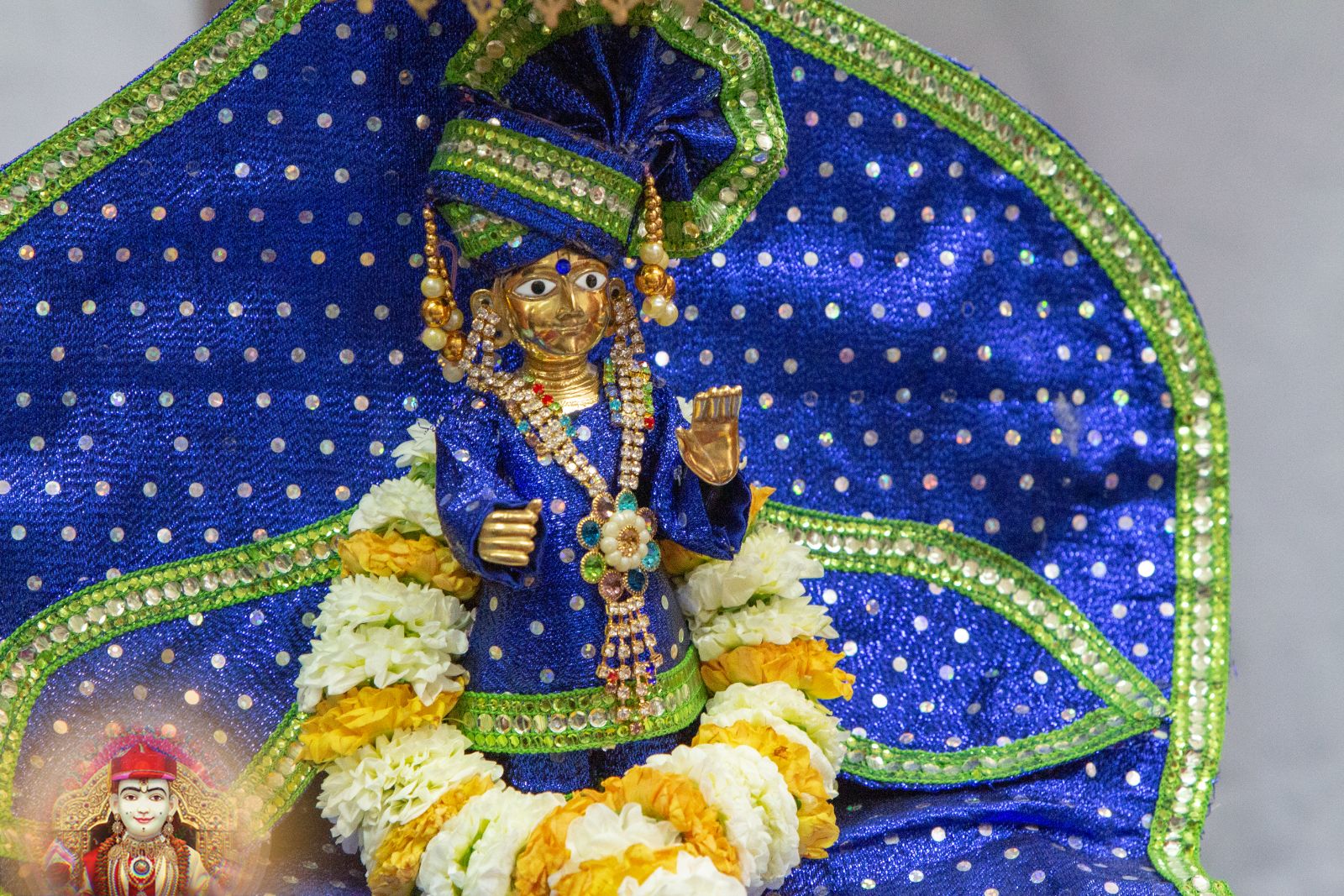 ©1987-2017 SKS Swaminarayan Temple East London