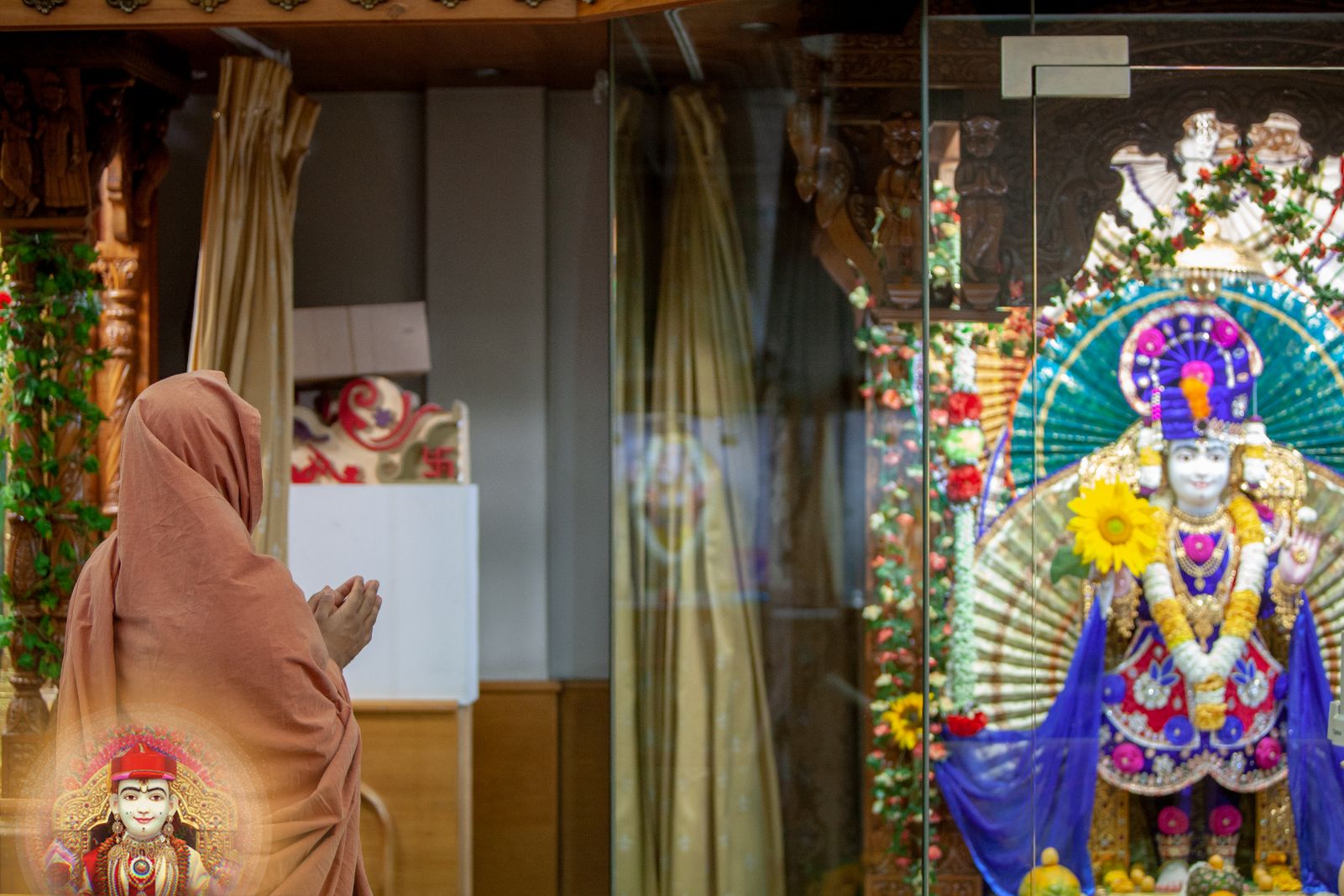 ©1987-2017 SKS Swaminarayan Temple East London