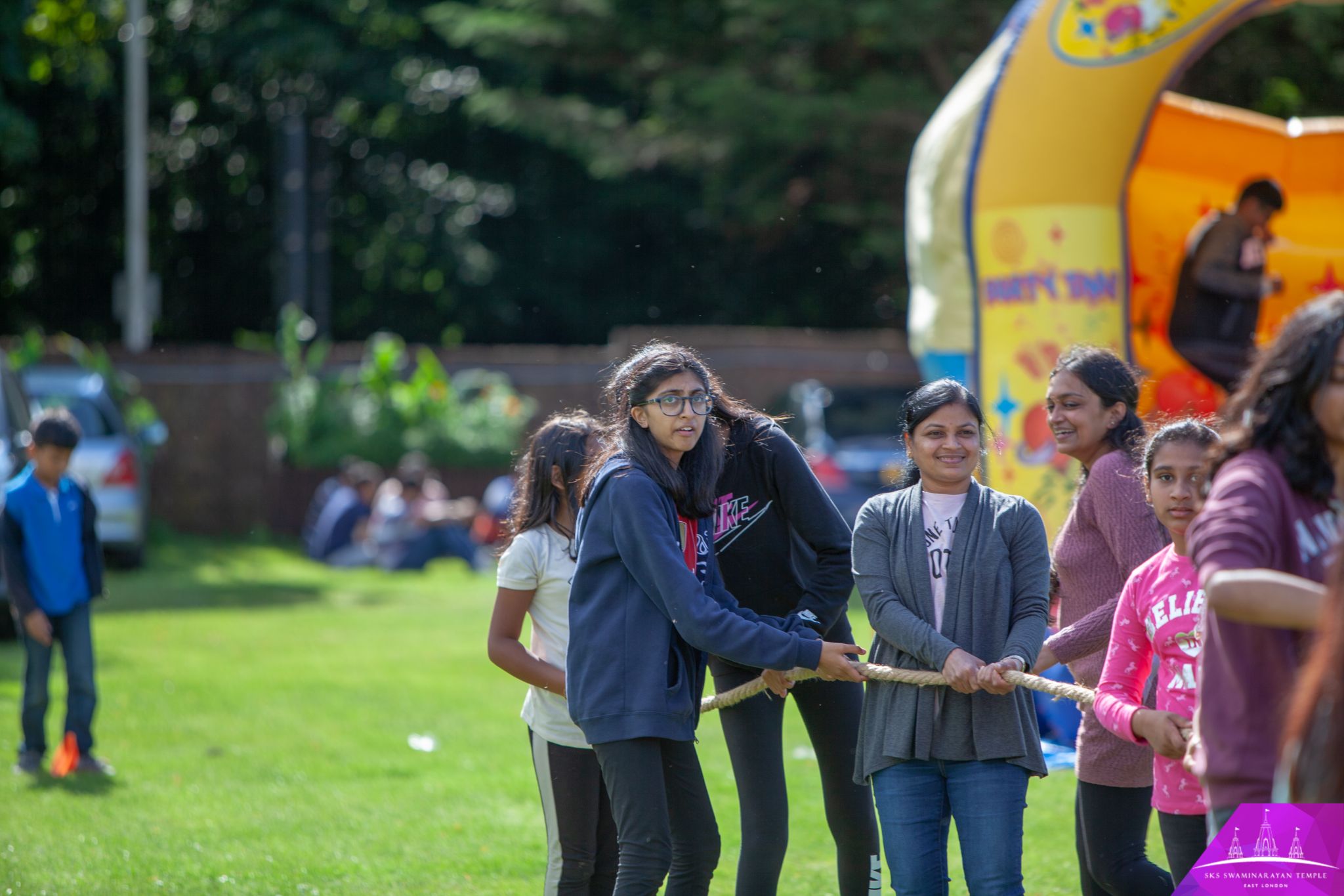 ©1987-2017 SKS Swaminarayan Temple East London