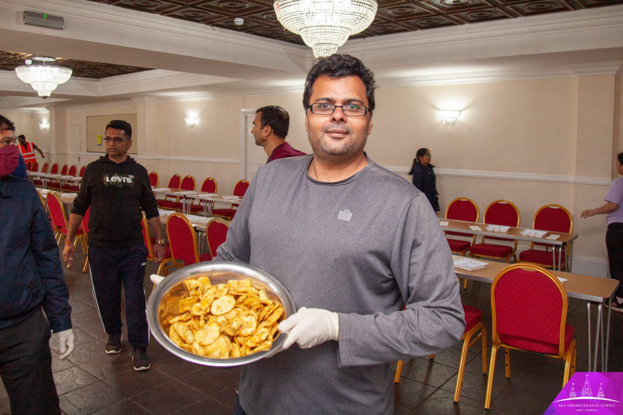 ©1987-2017 SKS Swaminarayan Temple East London