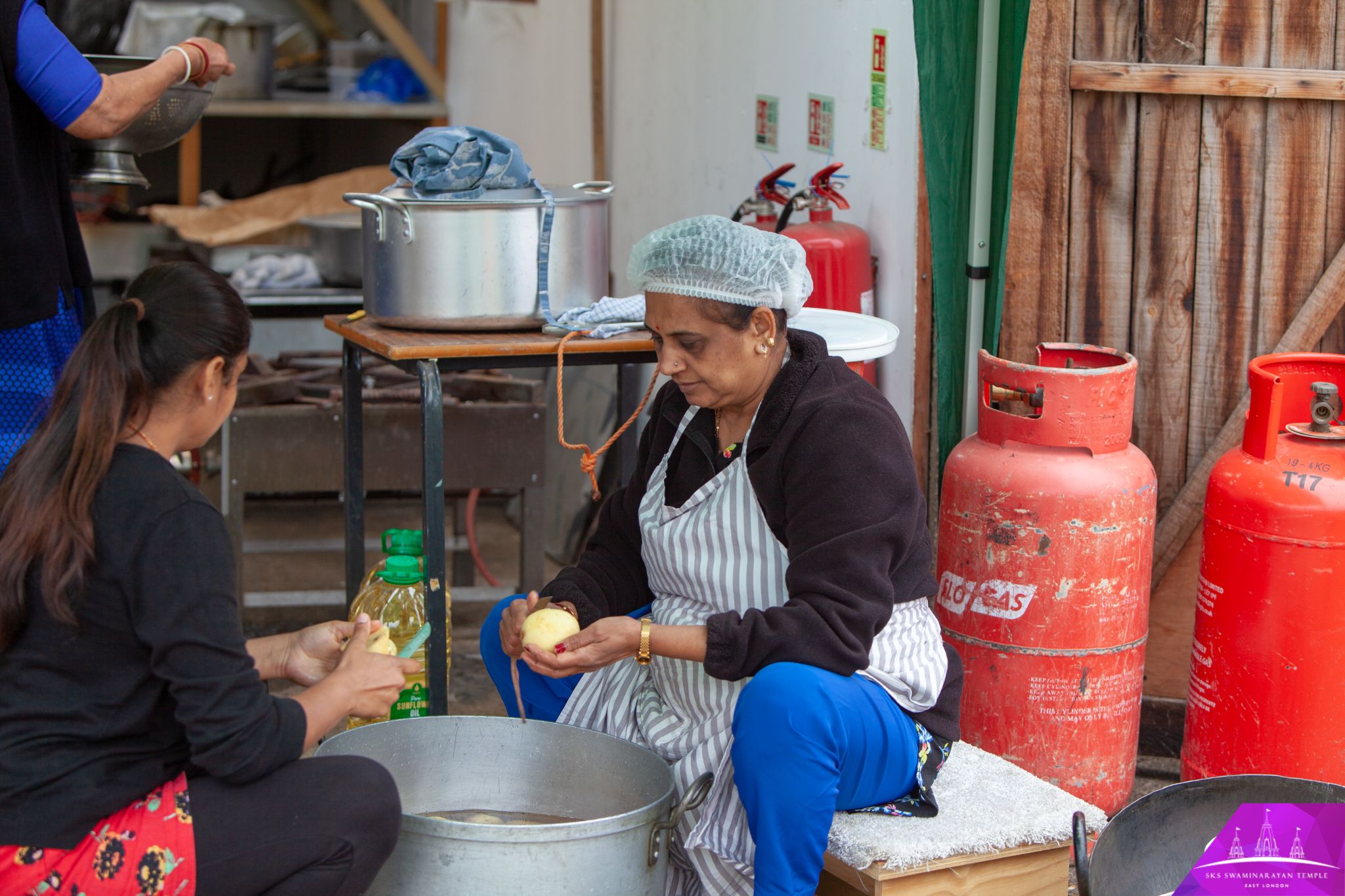 ©1987-2017 SKS Swaminarayan Temple East London