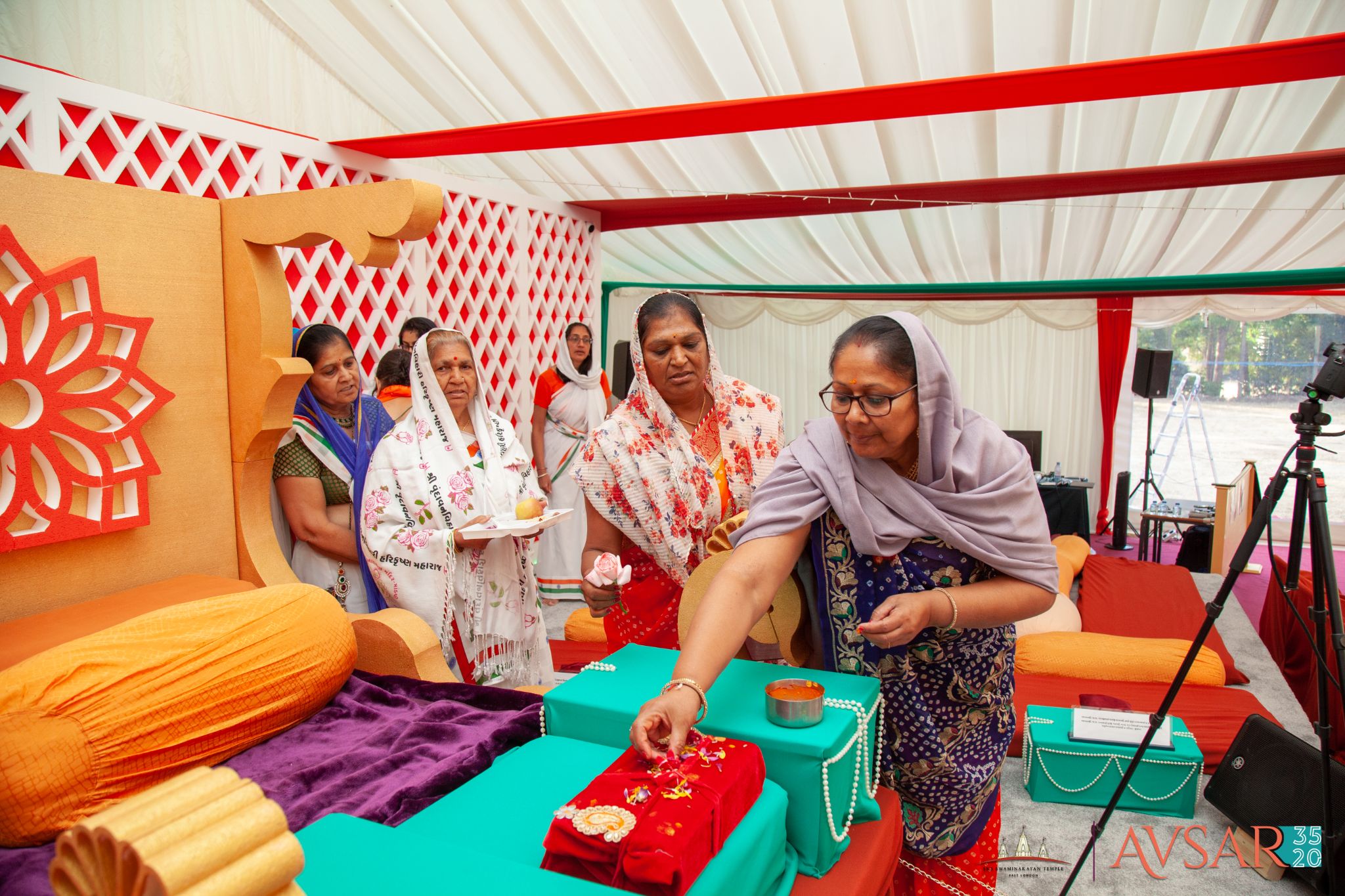 IMG 0001 2 - ©1987-2017 SKS Swaminarayan Temple East London