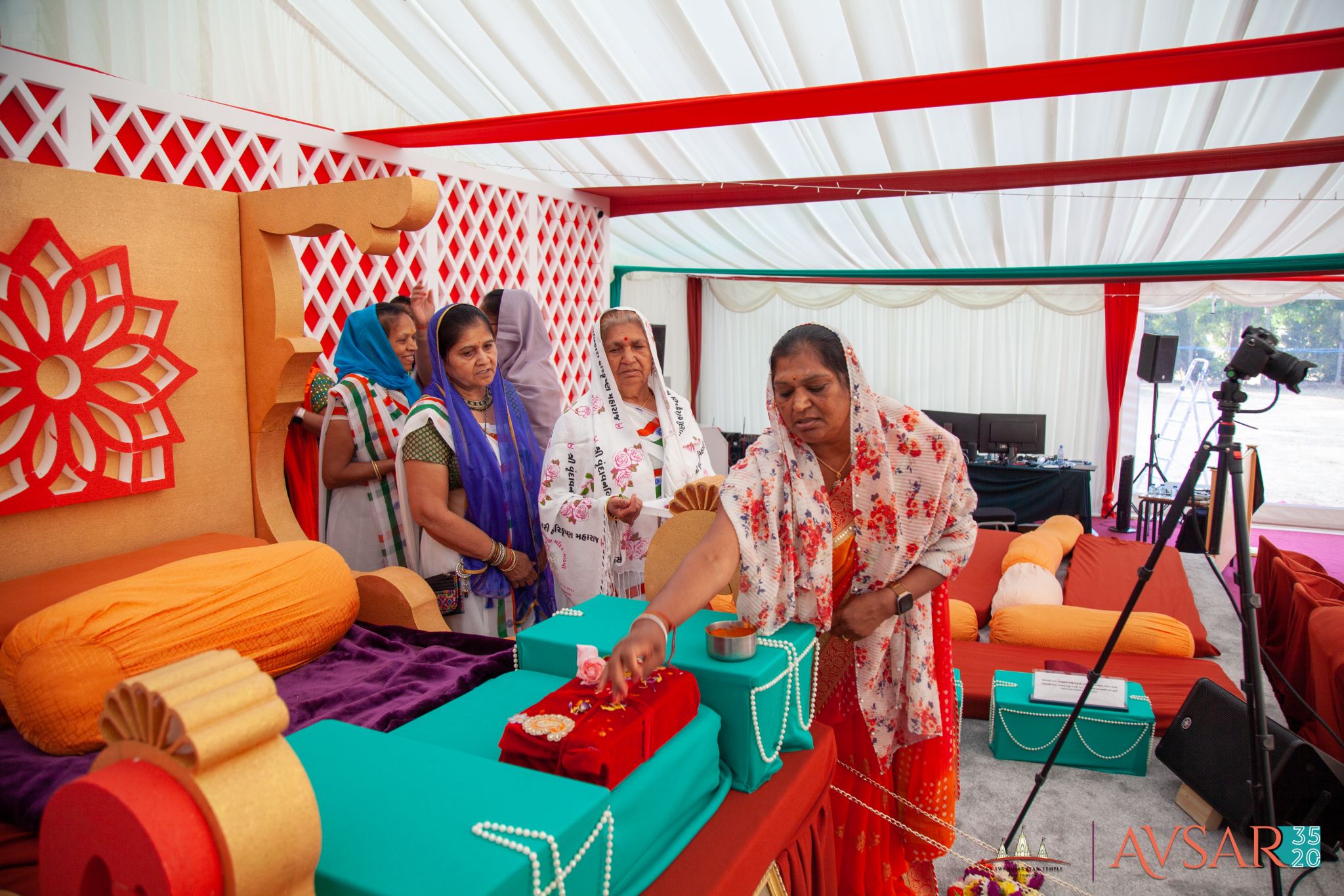 IMG 0002 - ©1987-2017 SKS Swaminarayan Temple East London