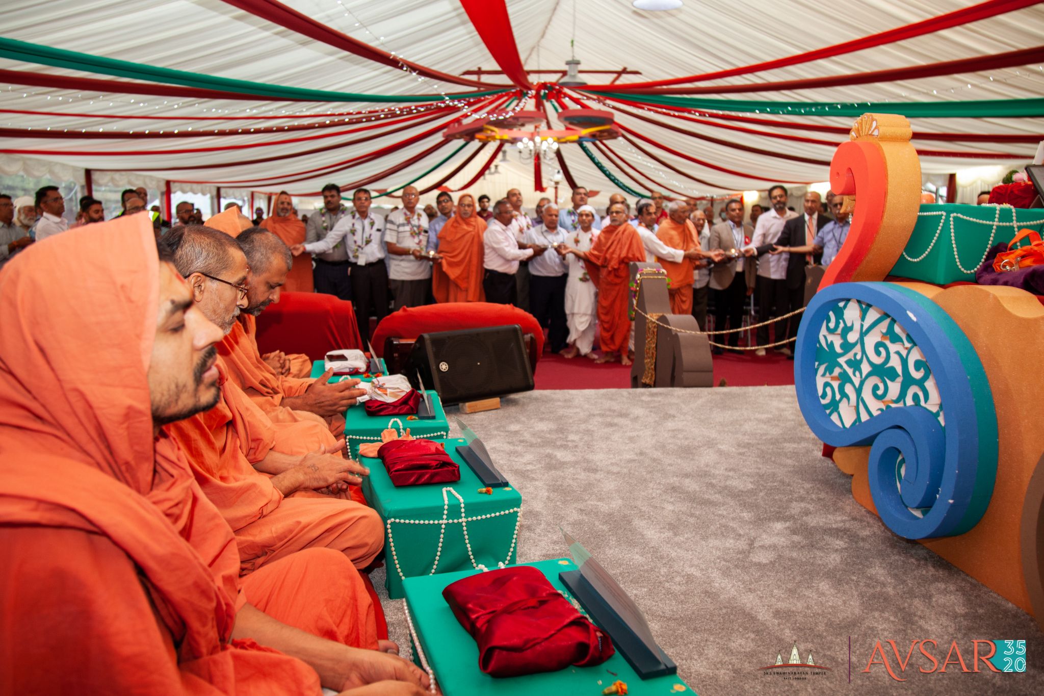 ©1987-2017 SKS Swaminarayan Temple East London