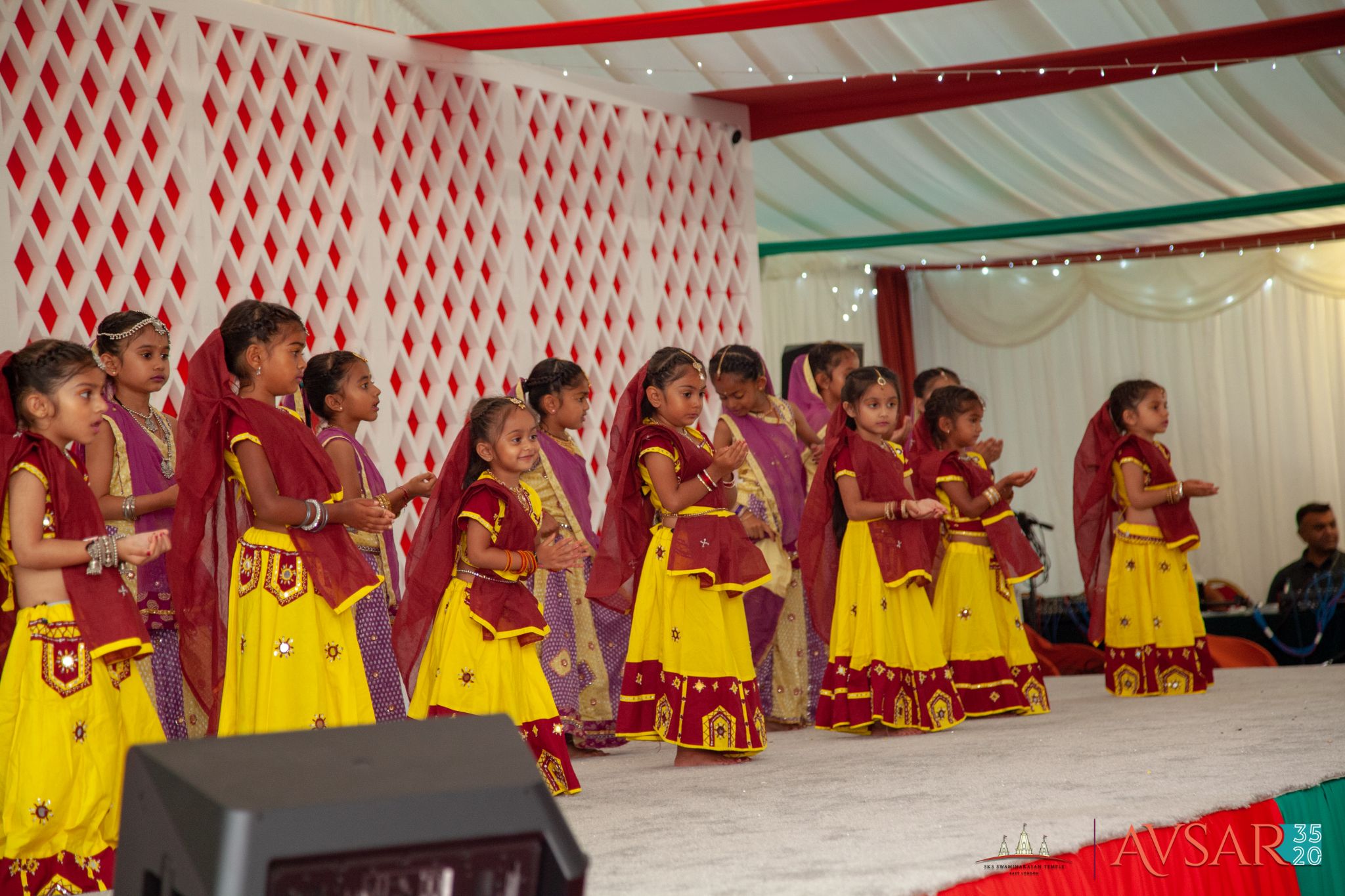 ©1987-2017 SKS Swaminarayan Temple East London