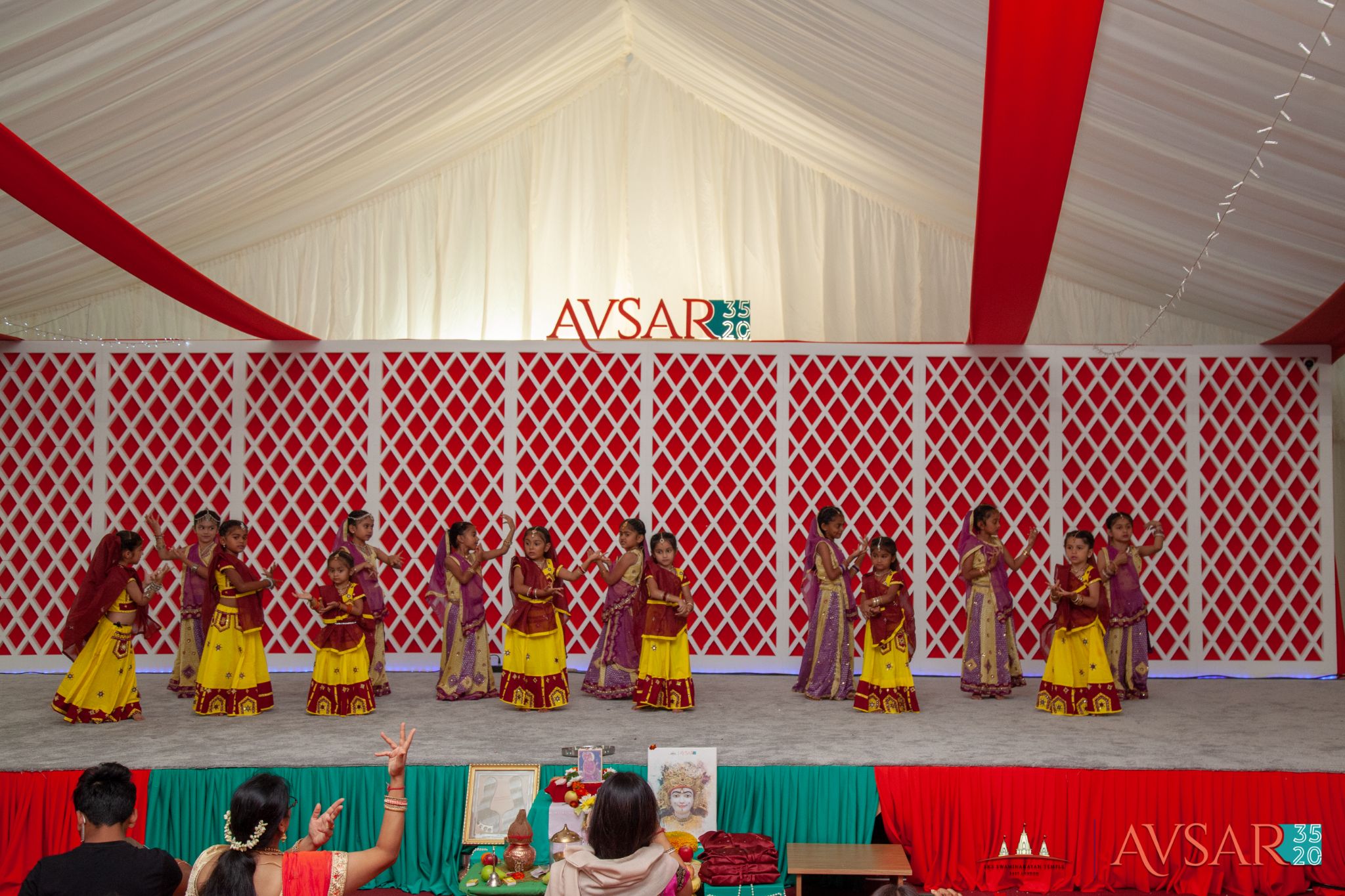 ©1987-2017 SKS Swaminarayan Temple East London
