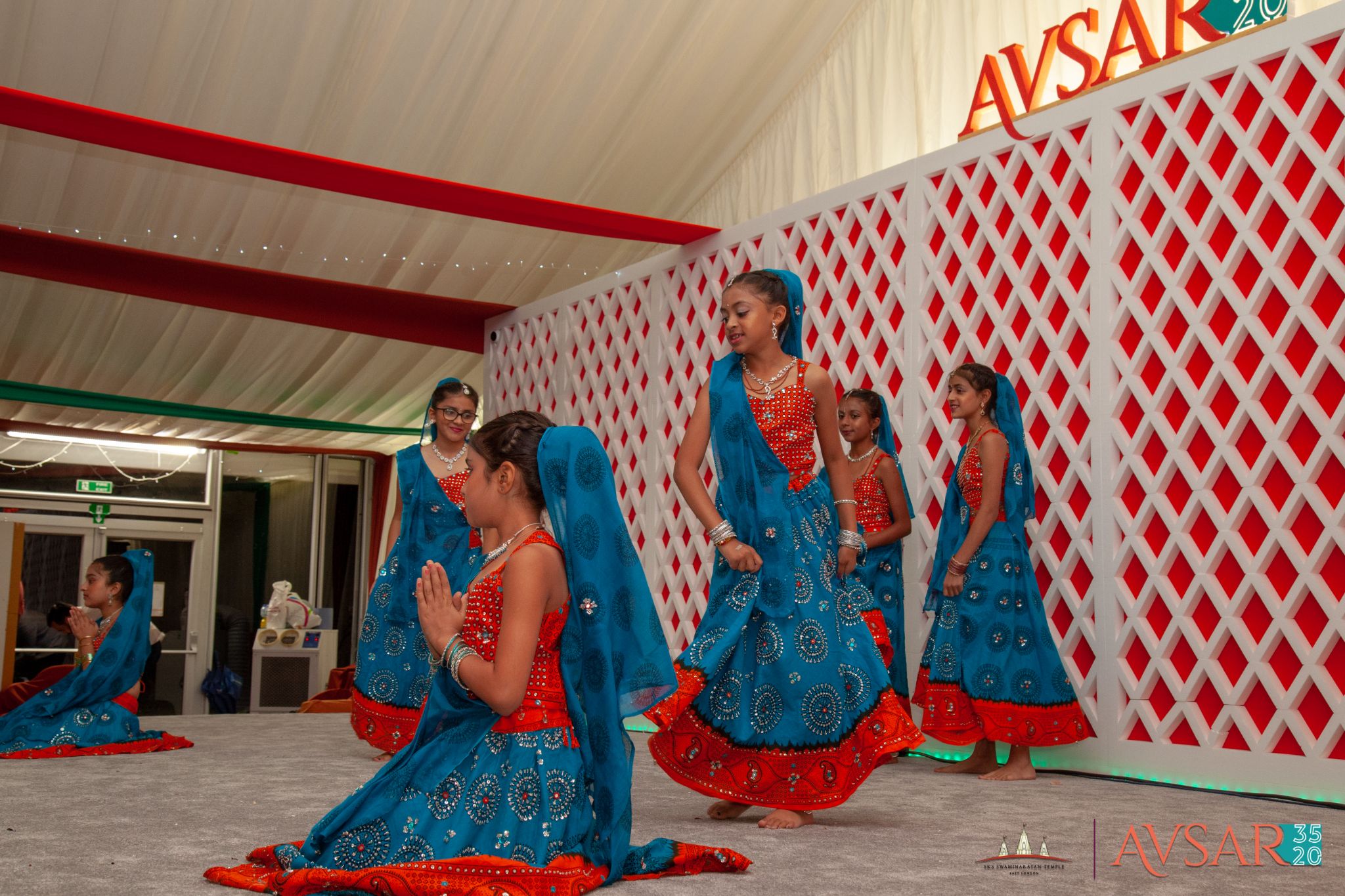 ©1987-2017 SKS Swaminarayan Temple East London