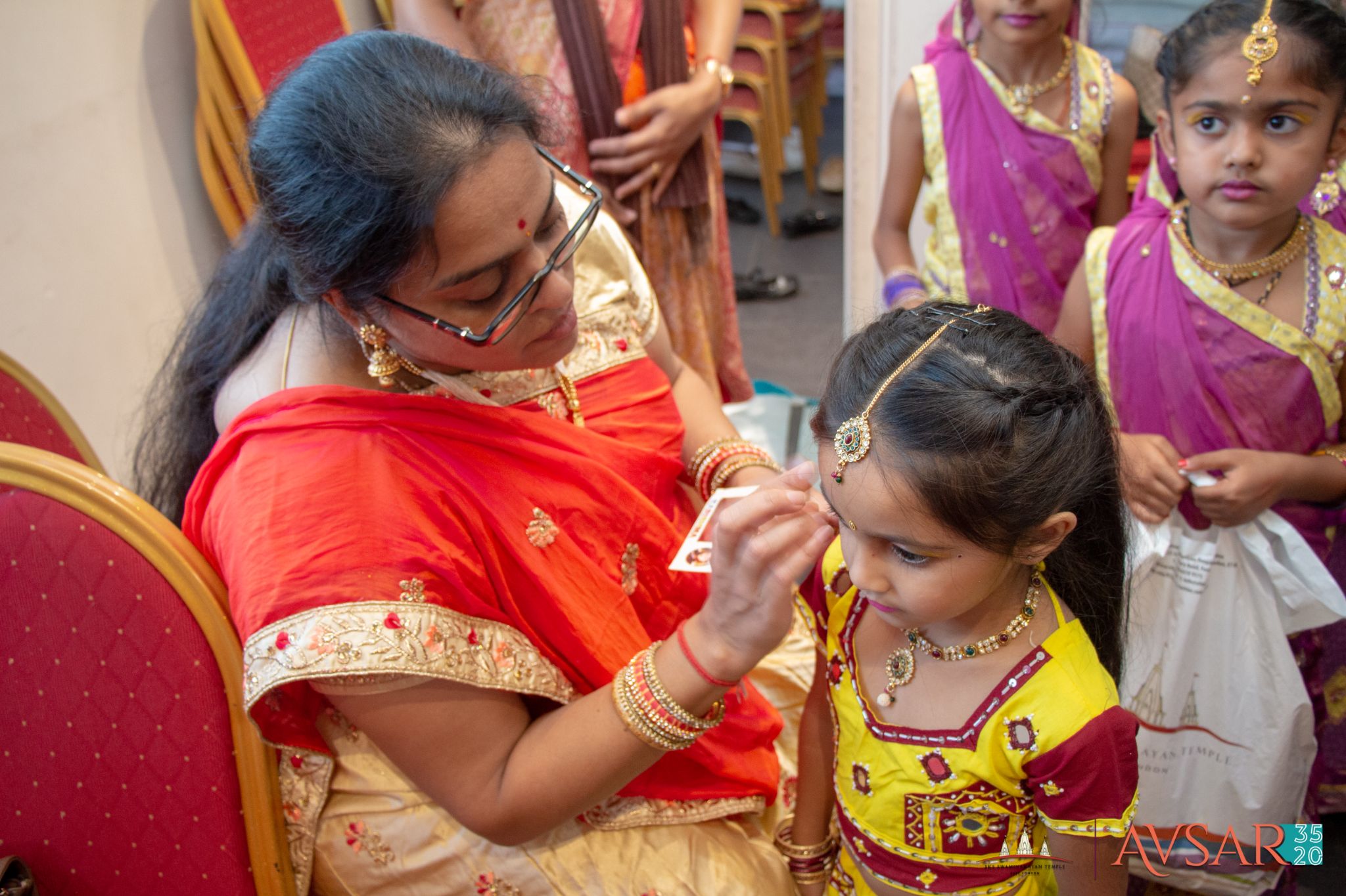 ©1987-2017 SKS Swaminarayan Temple East London