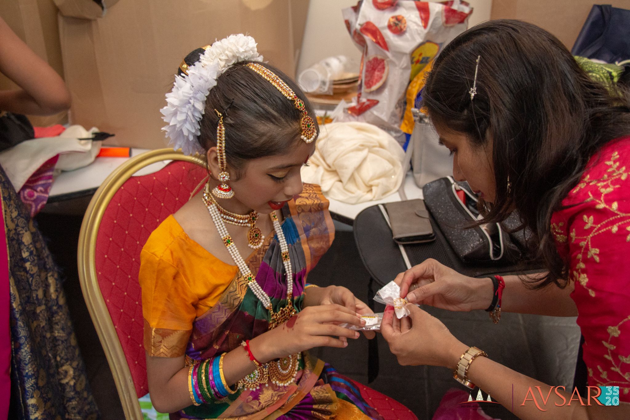 ©1987-2017 SKS Swaminarayan Temple East London