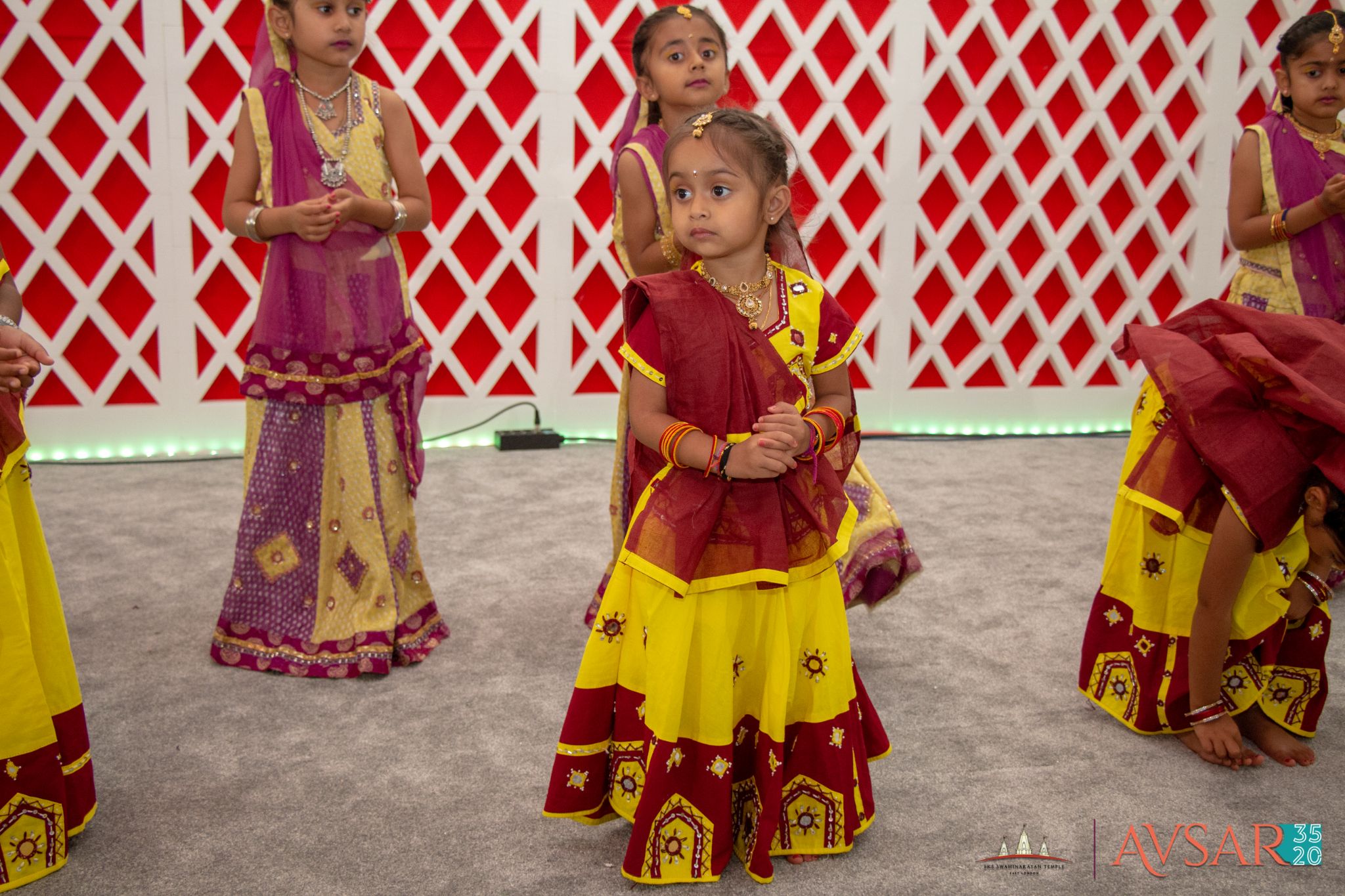 ©1987-2017 SKS Swaminarayan Temple East London