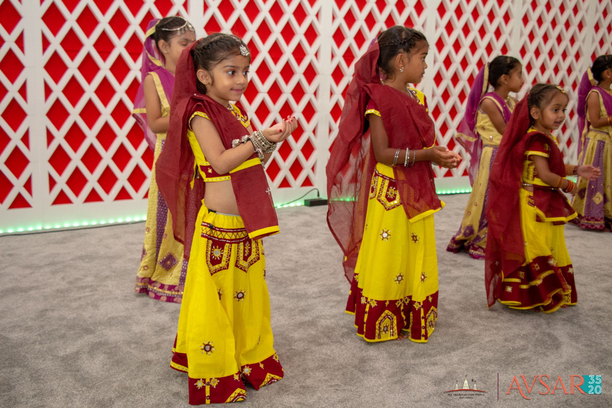 ©1987-2017 SKS Swaminarayan Temple East London