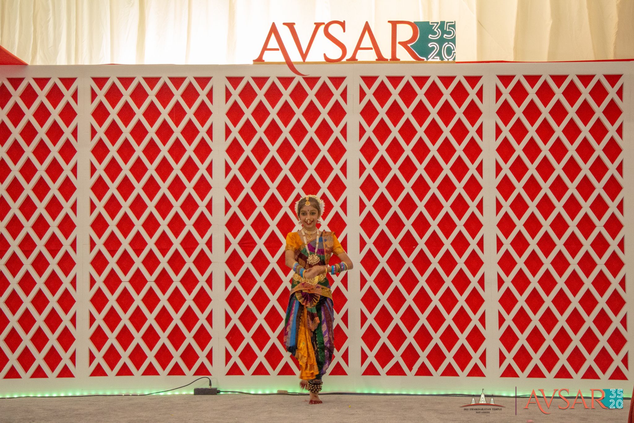 ©1987-2017 SKS Swaminarayan Temple East London