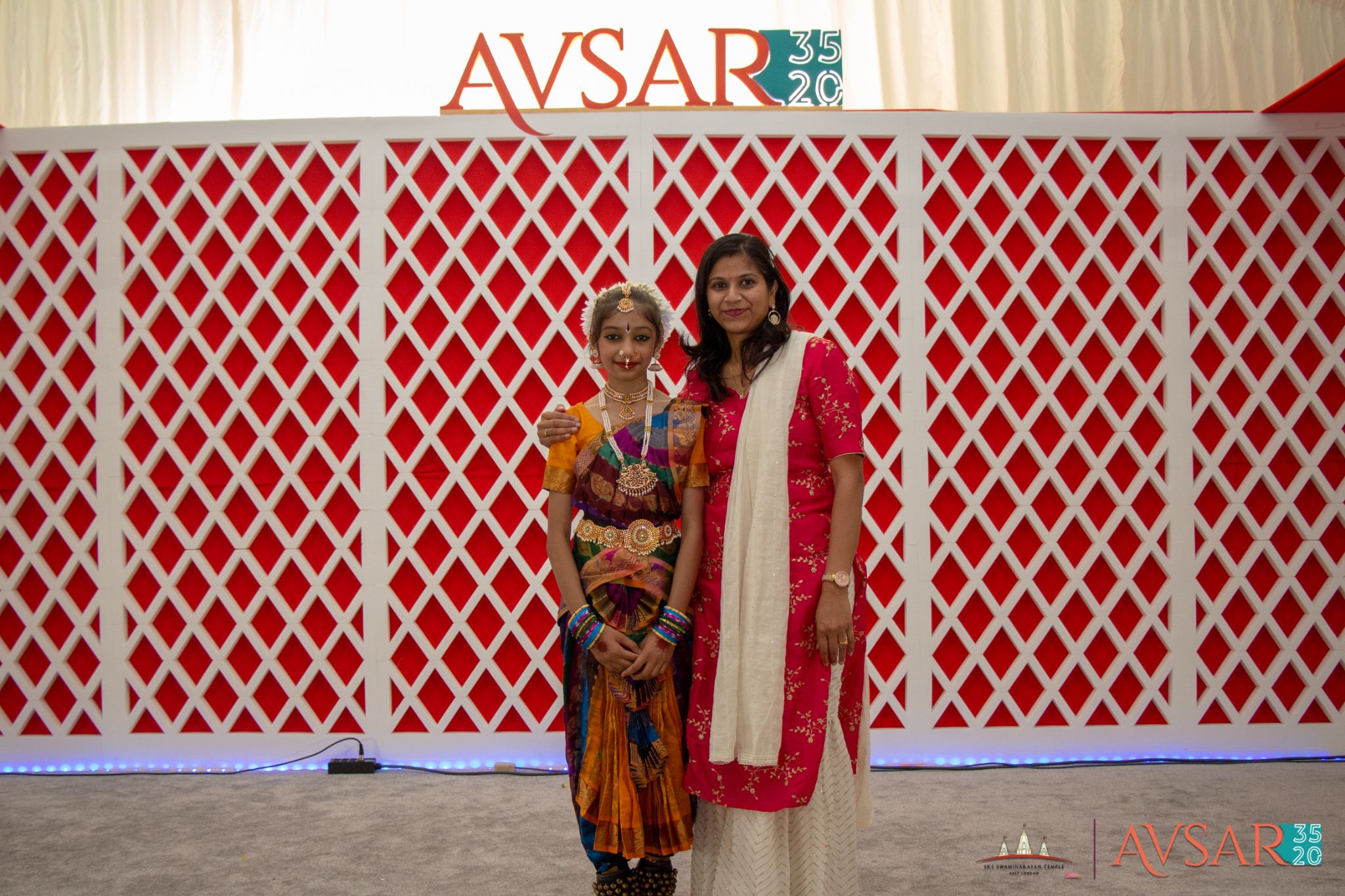 ©1987-2017 SKS Swaminarayan Temple East London