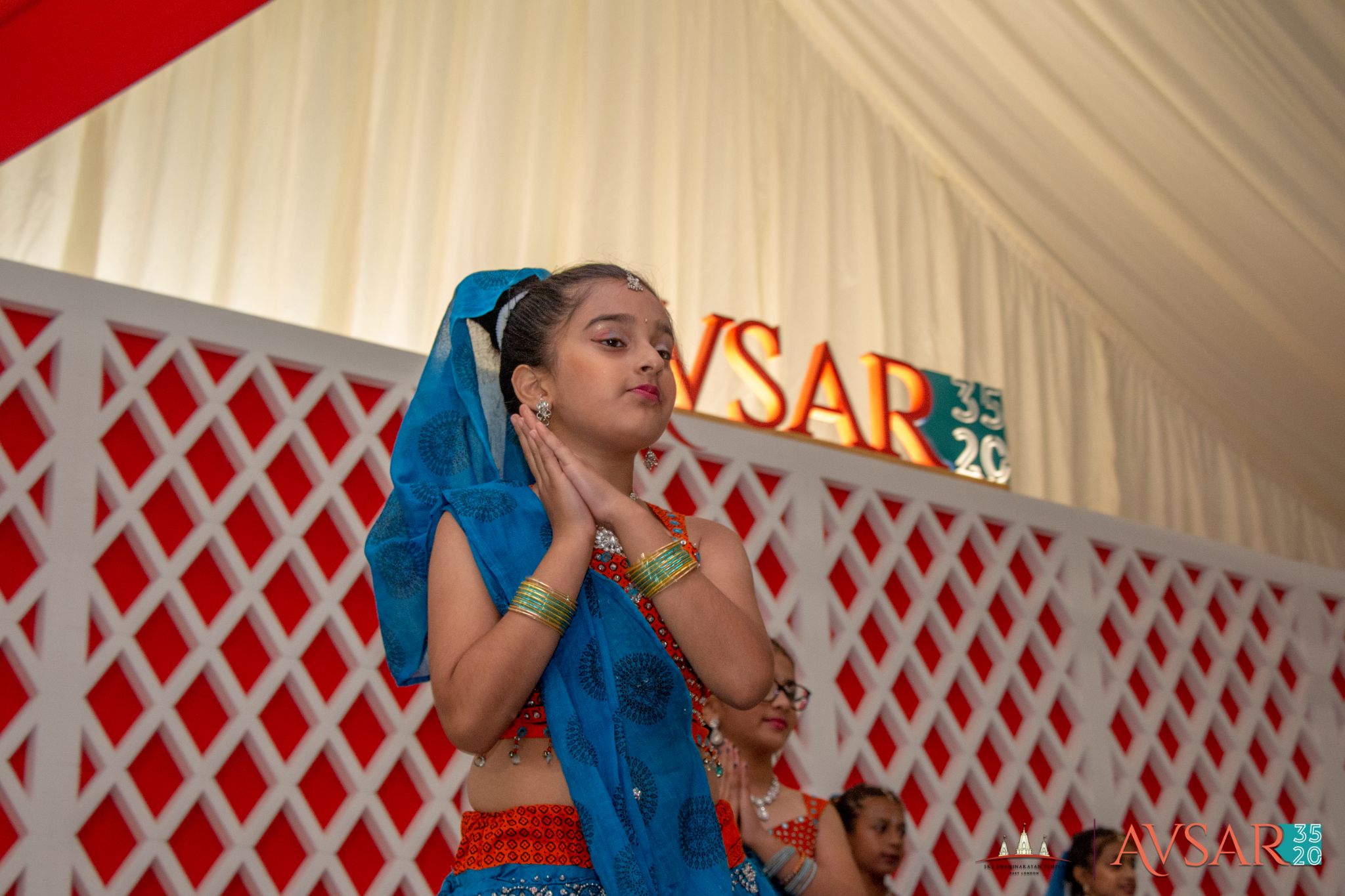 ©1987-2017 SKS Swaminarayan Temple East London