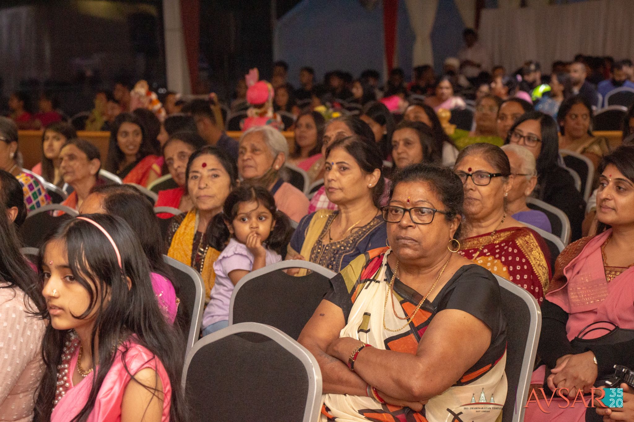 ©1987-2017 SKS Swaminarayan Temple East London