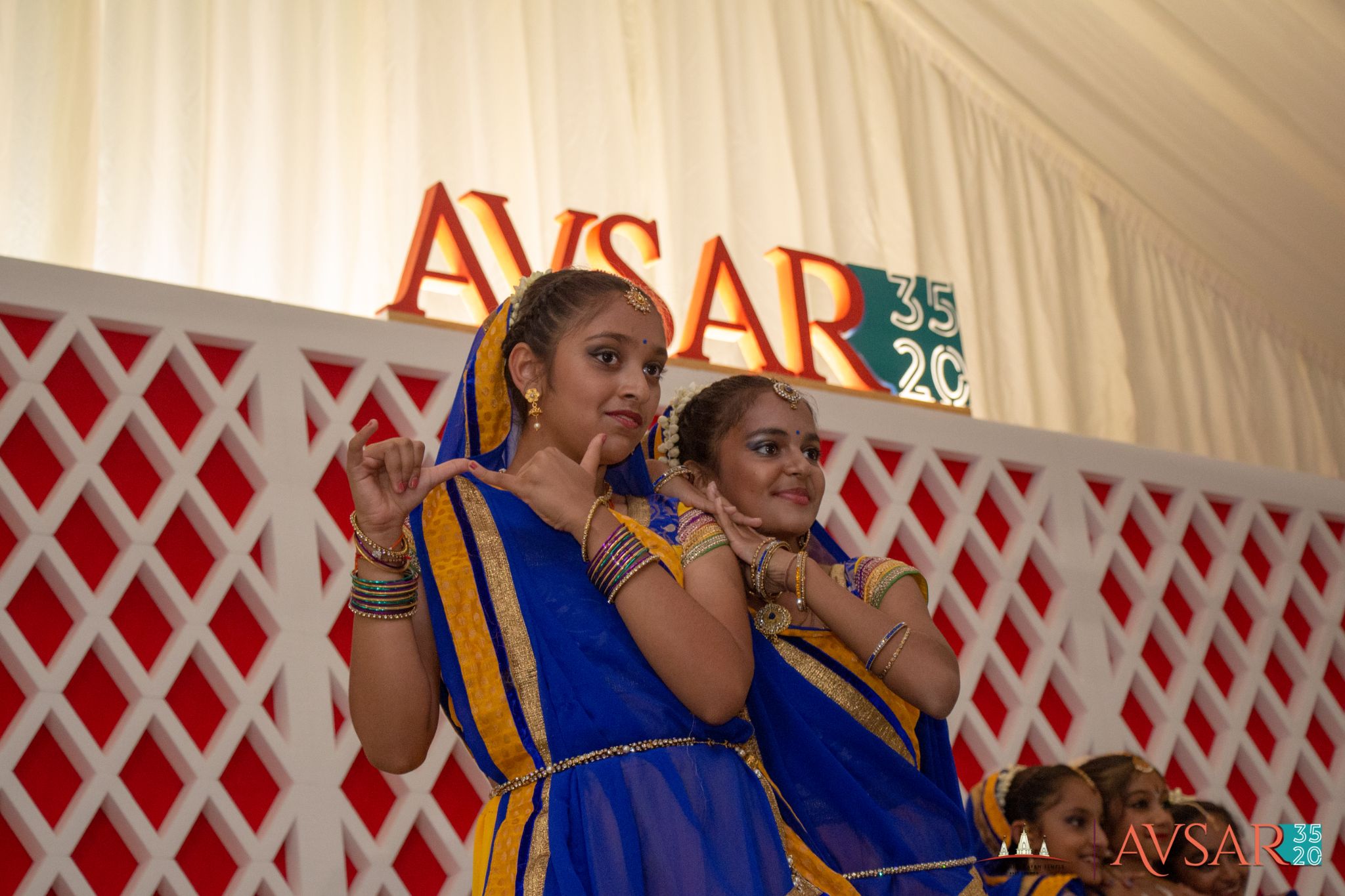 ©1987-2017 SKS Swaminarayan Temple East London