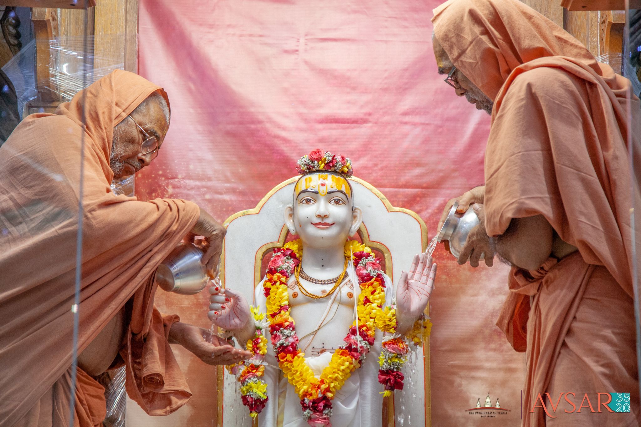©1987-2017 SKS Swaminarayan Temple East London