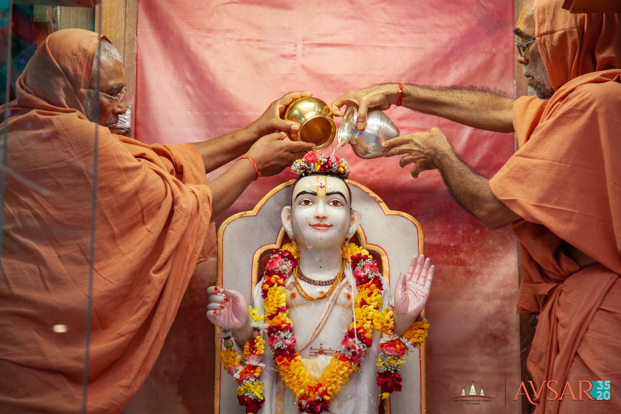 ©1987-2017 SKS Swaminarayan Temple East London