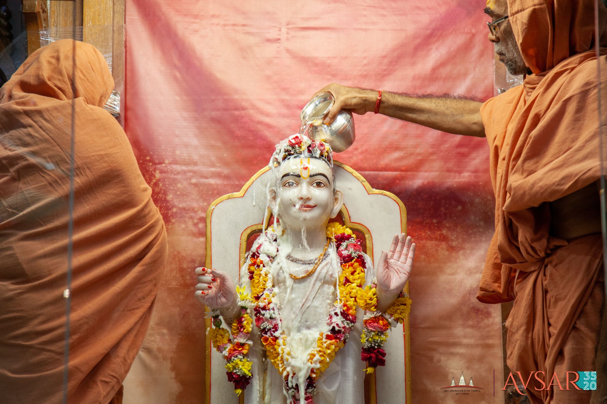 ©1987-2017 SKS Swaminarayan Temple East London