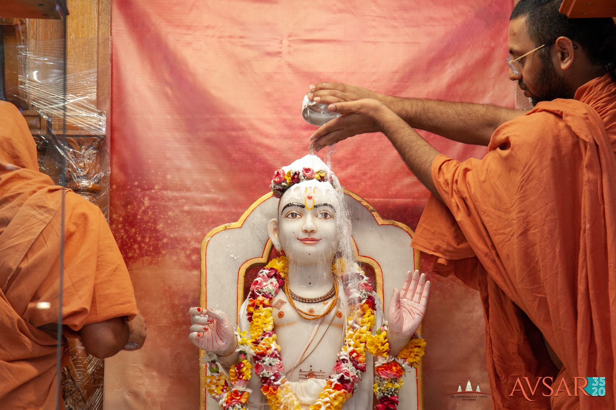 ©1987-2017 SKS Swaminarayan Temple East London
