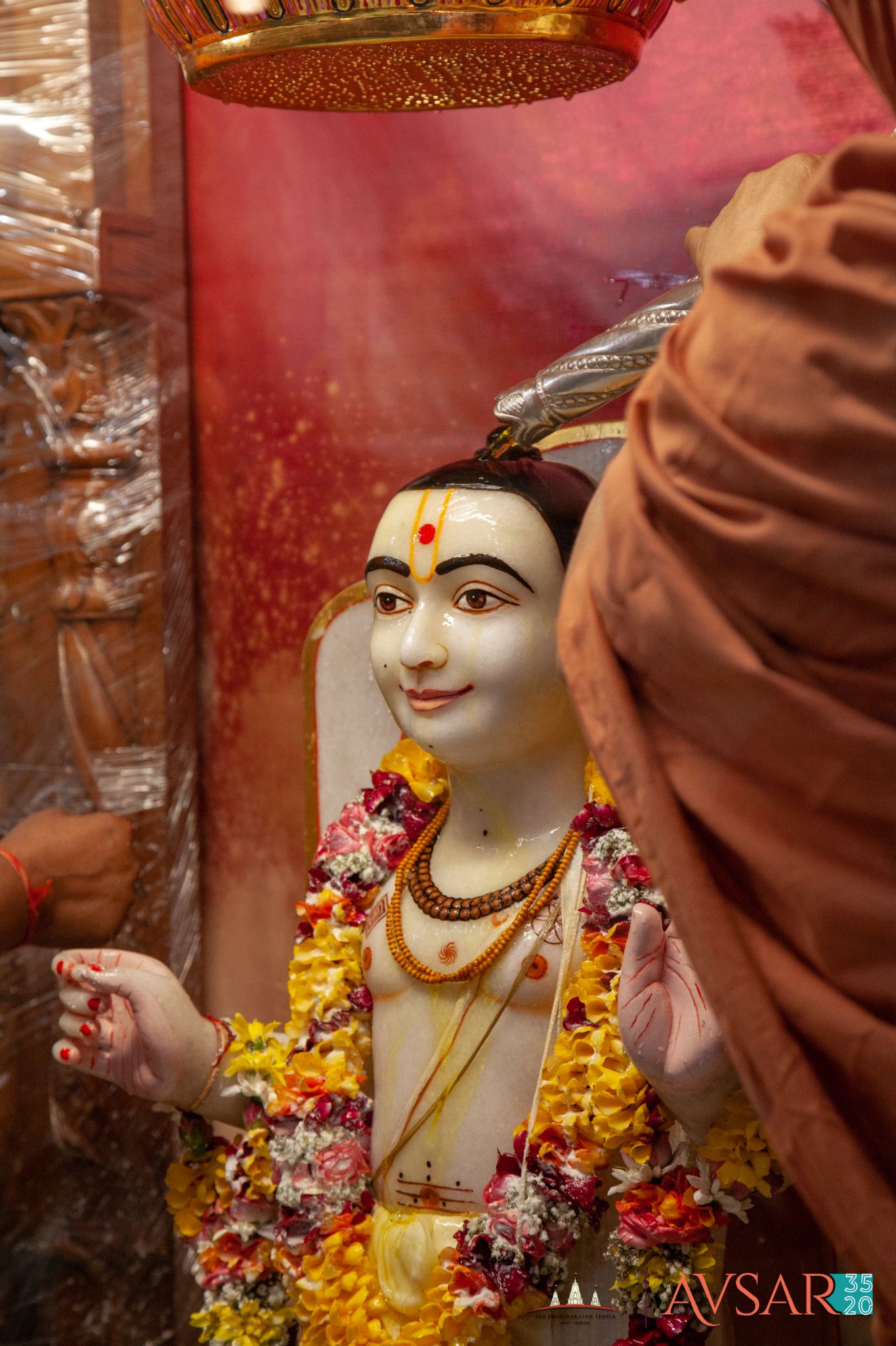 ©1987-2017 SKS Swaminarayan Temple East London