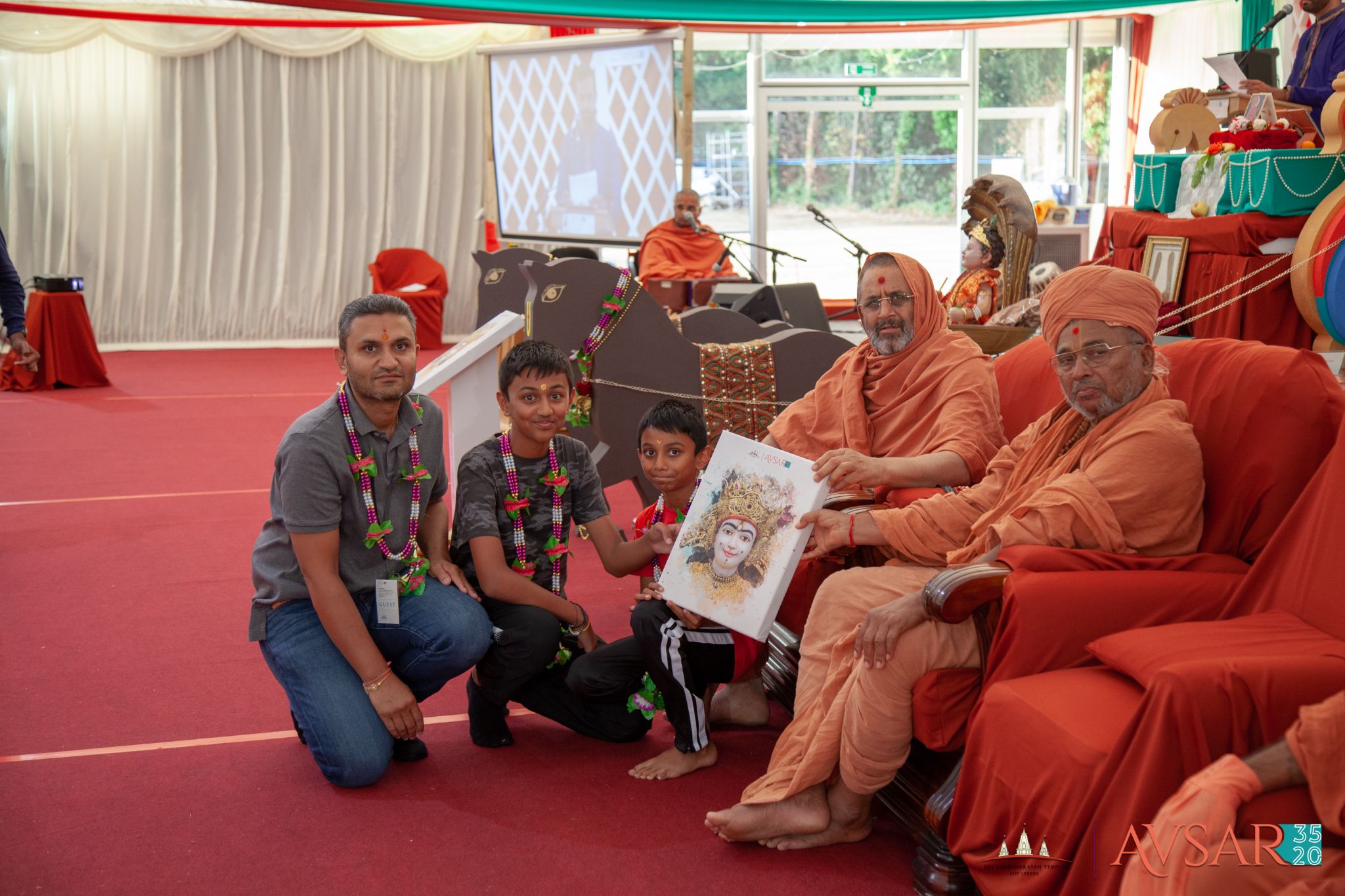 ©1987-2017 SKS Swaminarayan Temple East London
