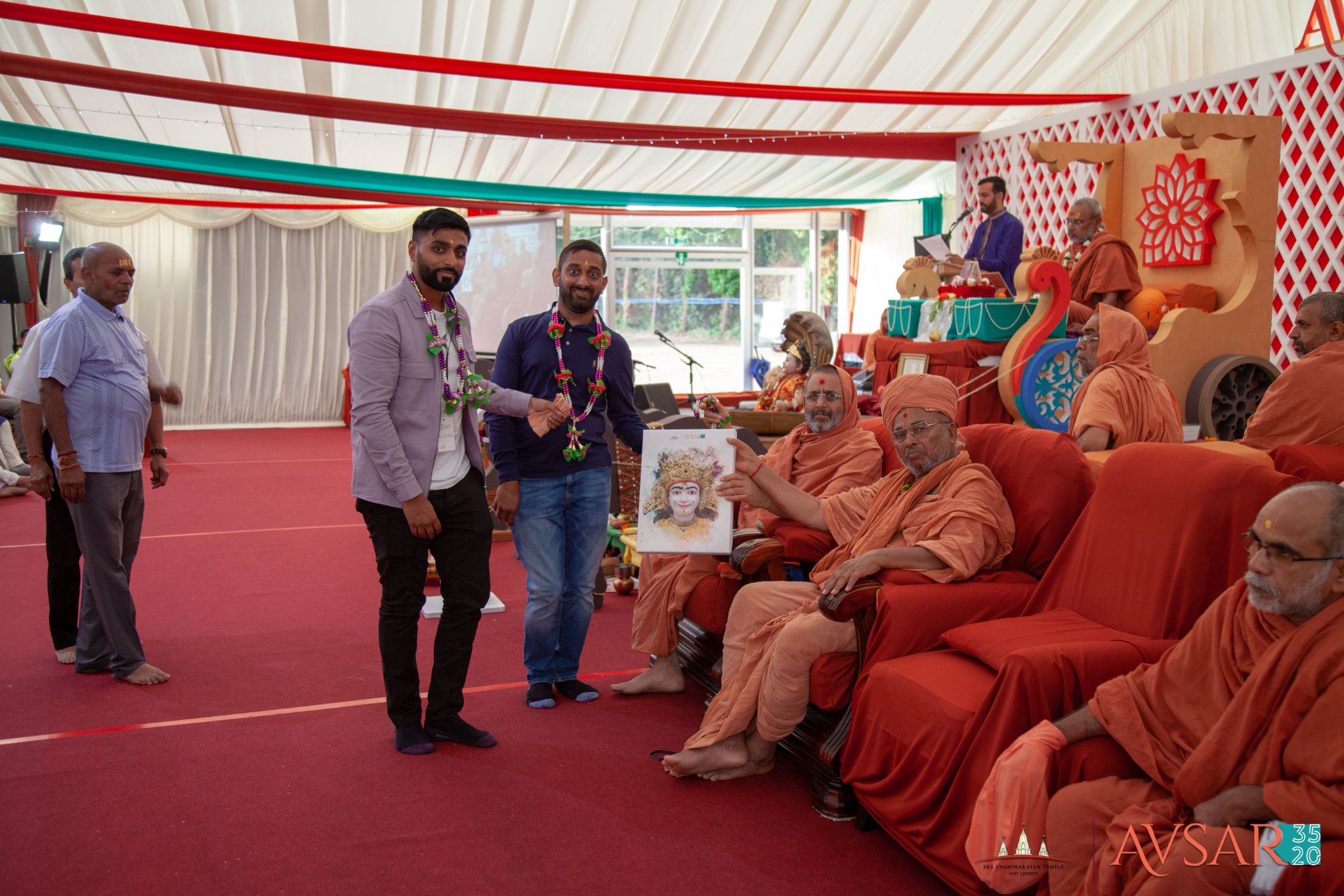 ©1987-2017 SKS Swaminarayan Temple East London