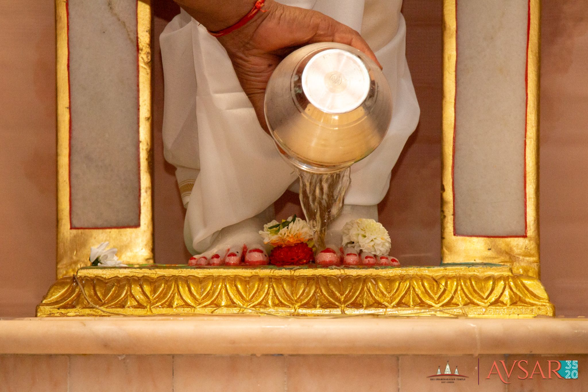 ©1987-2017 SKS Swaminarayan Temple East London