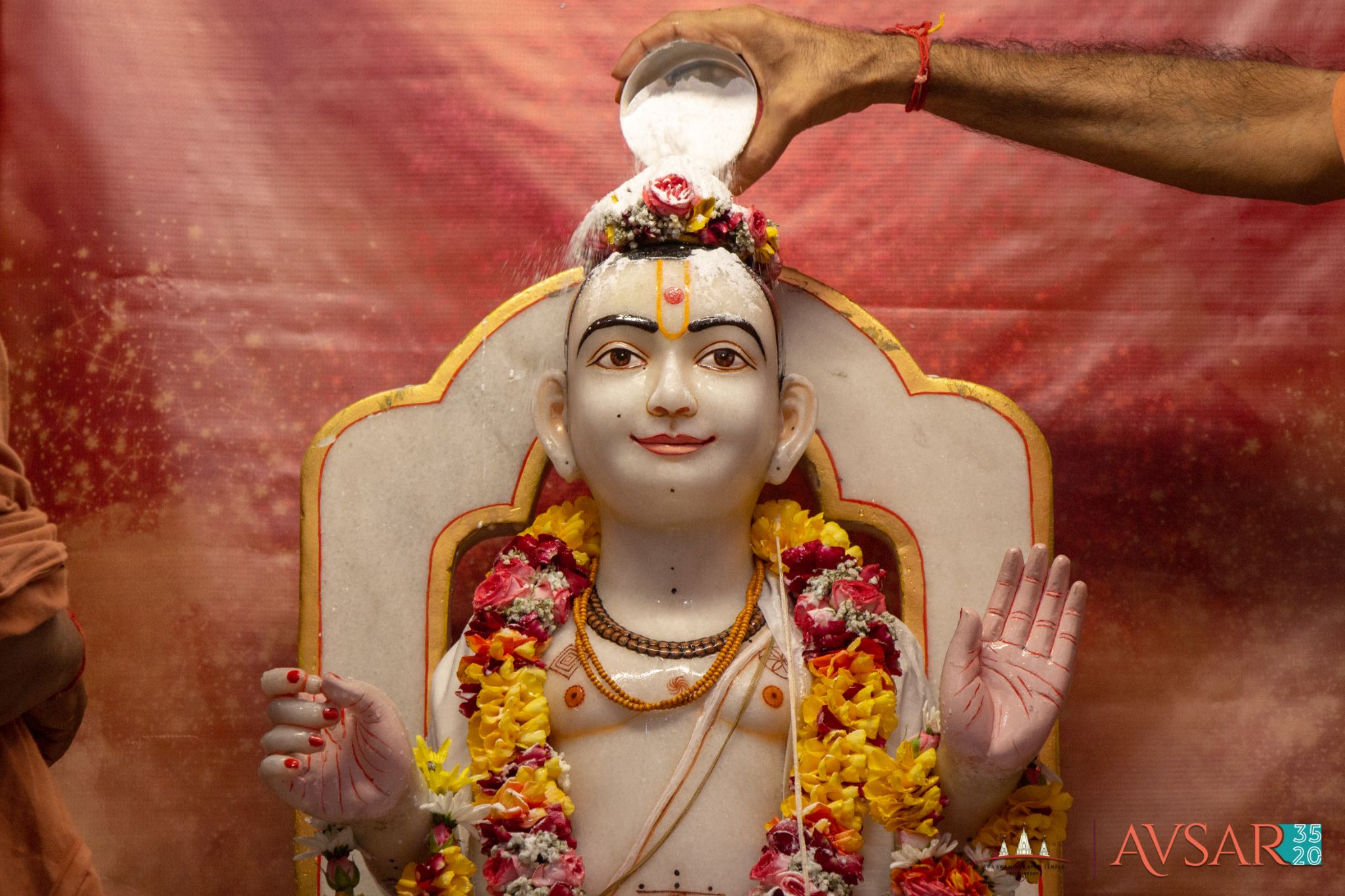 ©1987-2017 SKS Swaminarayan Temple East London