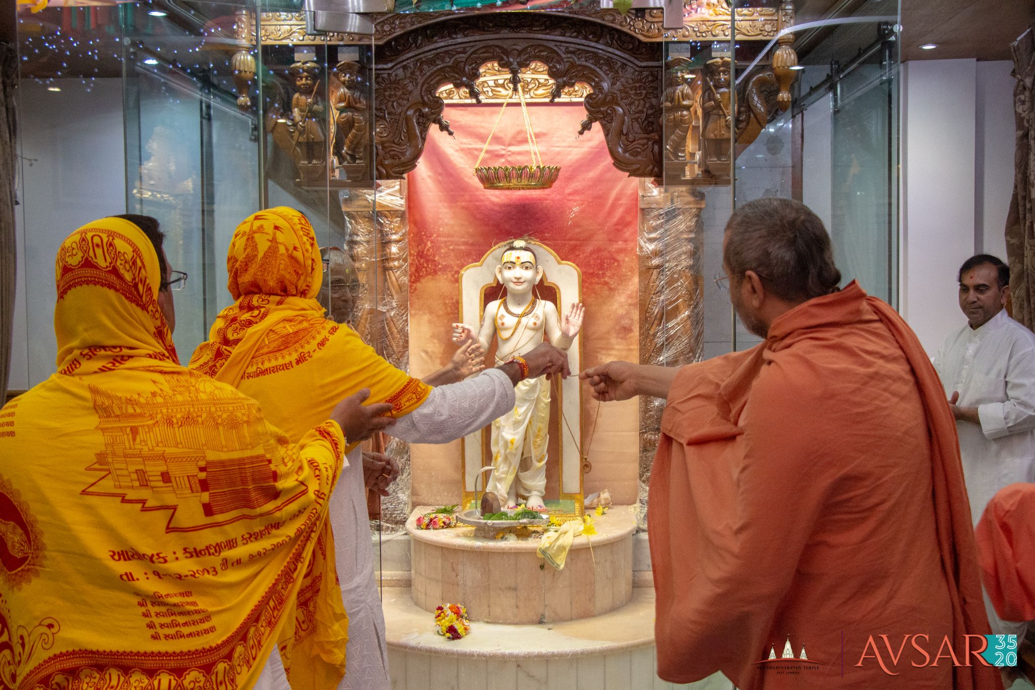 ©1987-2017 SKS Swaminarayan Temple East London
