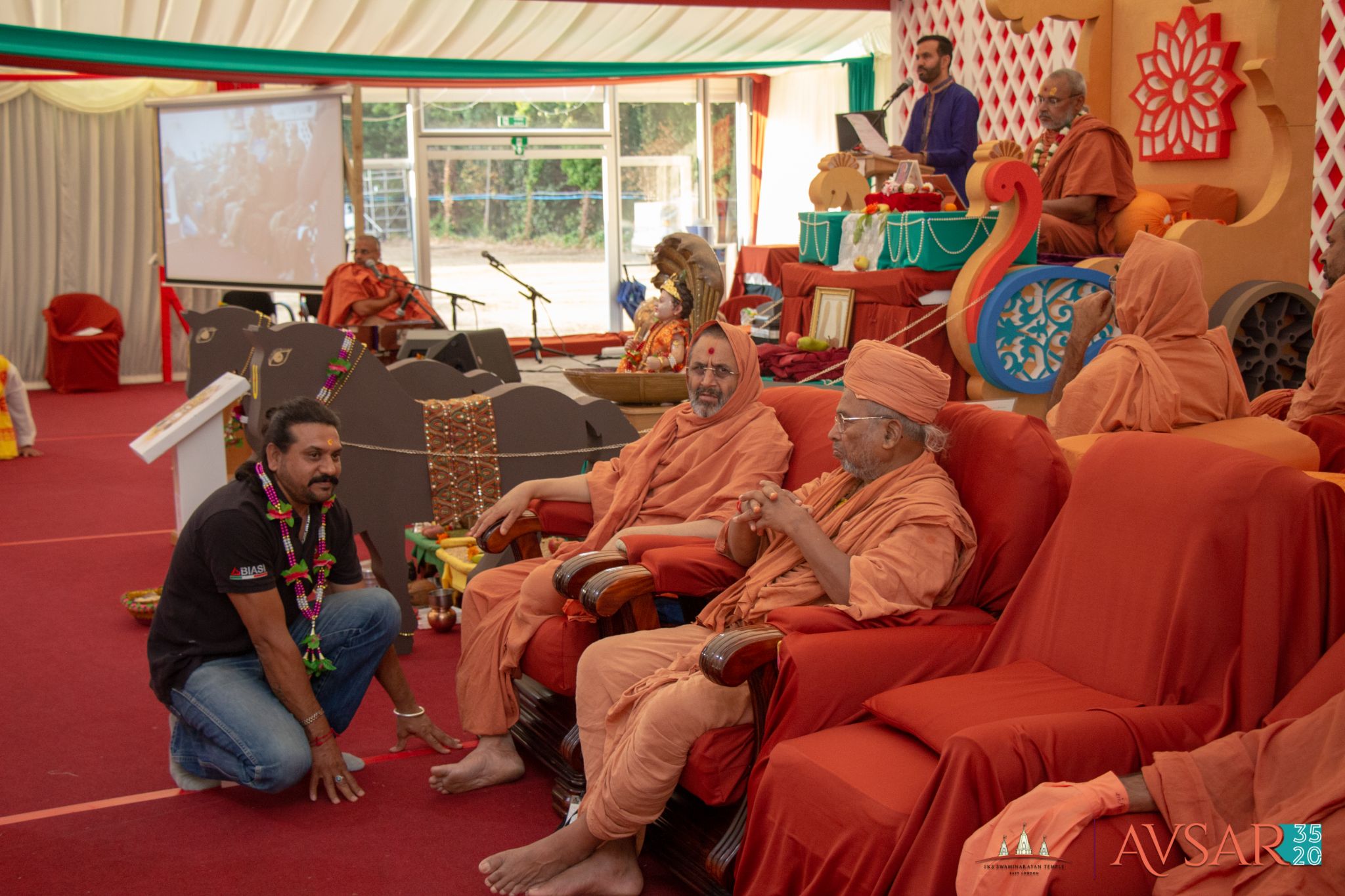 ©1987-2017 SKS Swaminarayan Temple East London