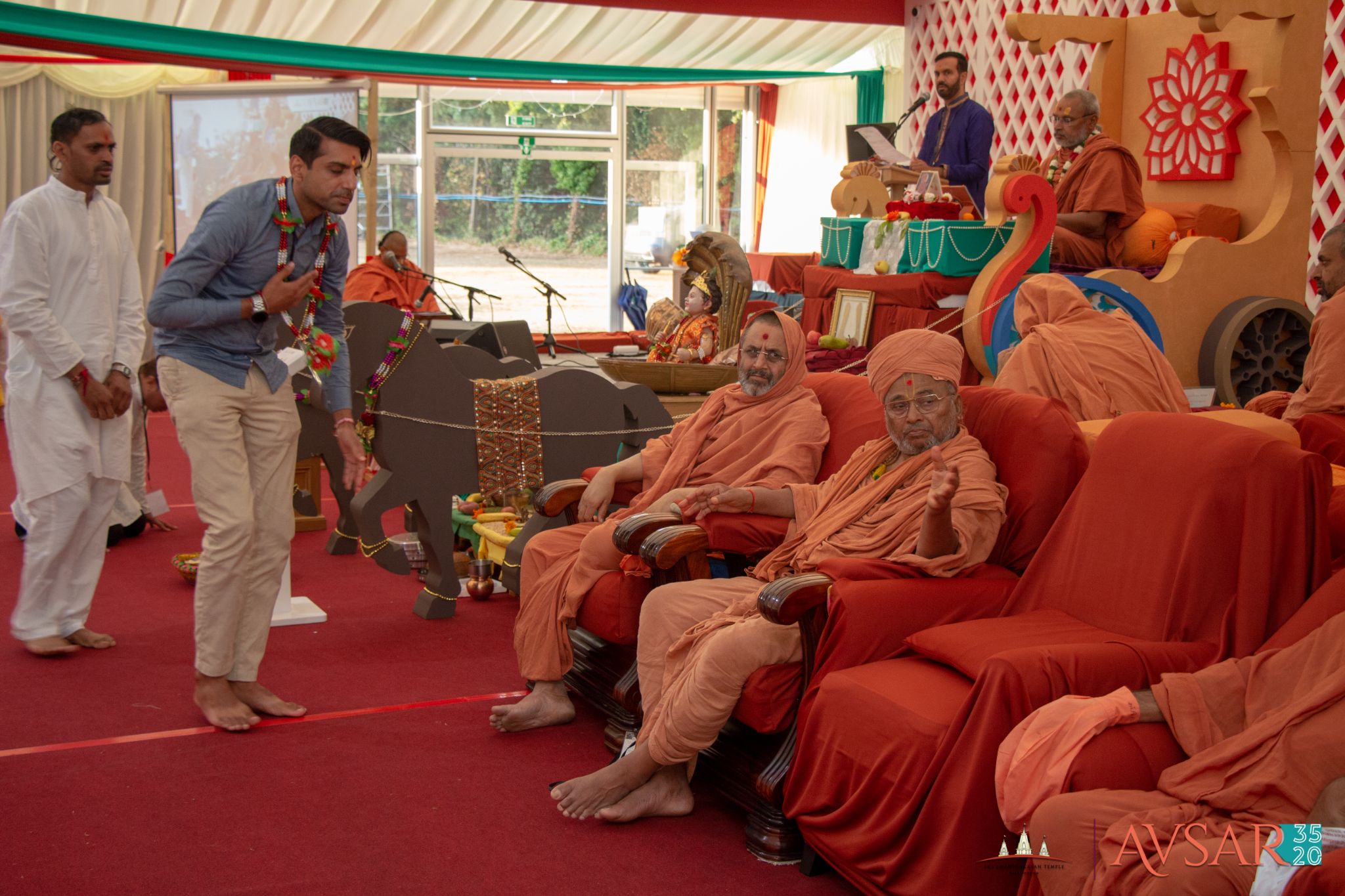 ©1987-2017 SKS Swaminarayan Temple East London