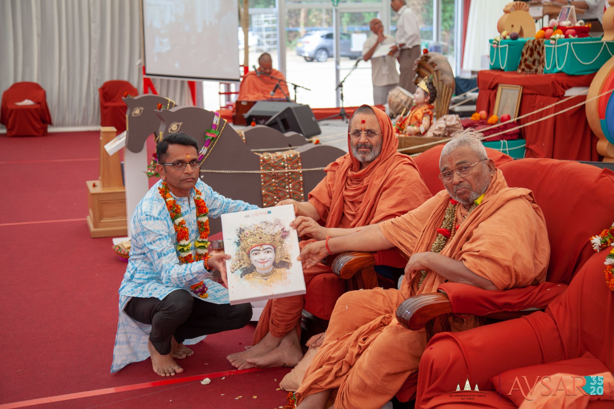 ©1987-2017 SKS Swaminarayan Temple East London
