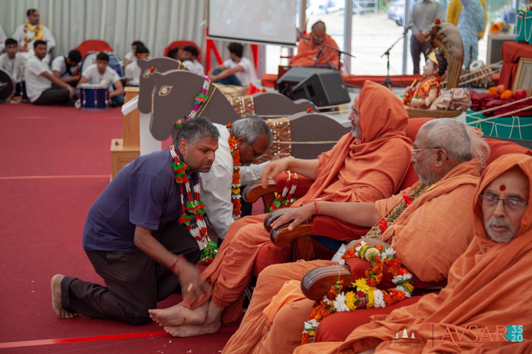 ©1987-2017 SKS Swaminarayan Temple East London