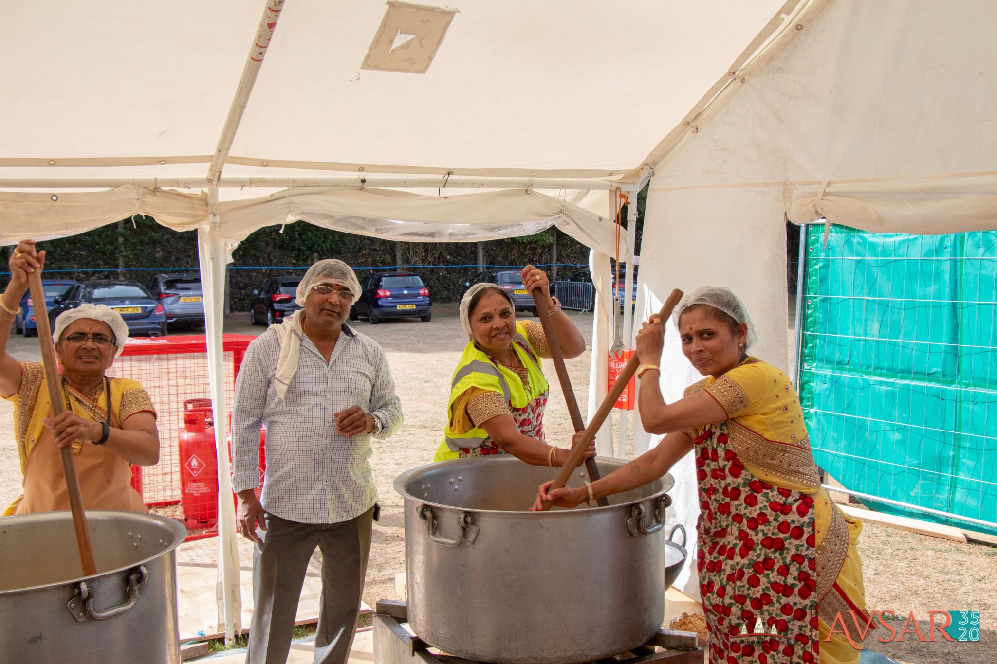 ©1987-2017 SKS Swaminarayan Temple East London