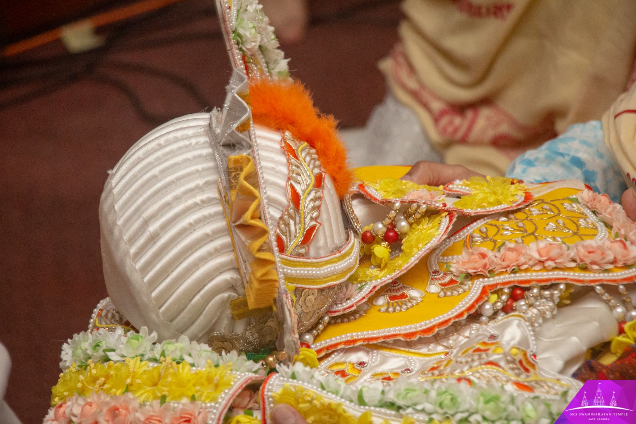 ©1987-2017 SKS Swaminarayan Temple East London