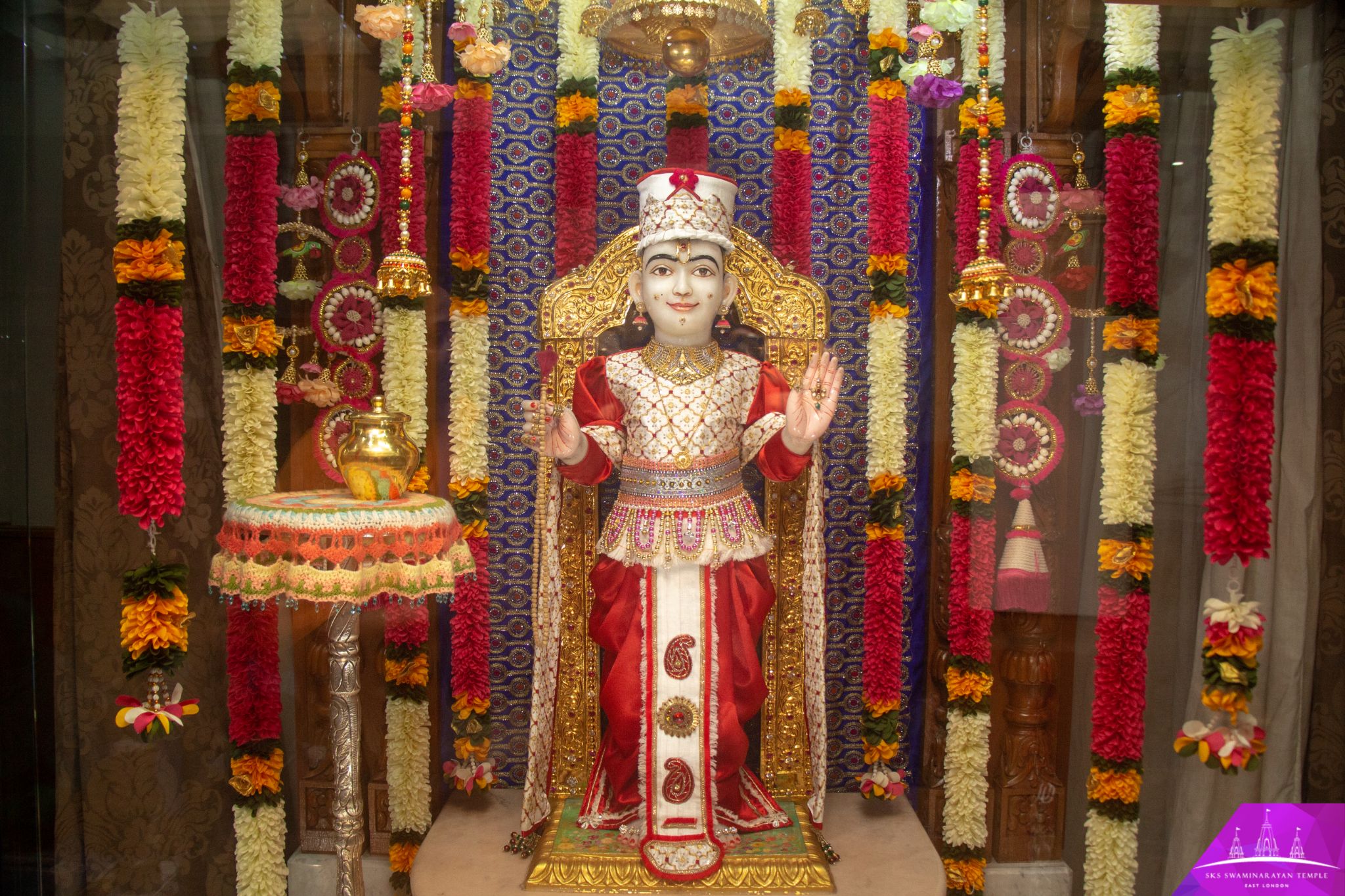 ©1987-2017 SKS Swaminarayan Temple East London