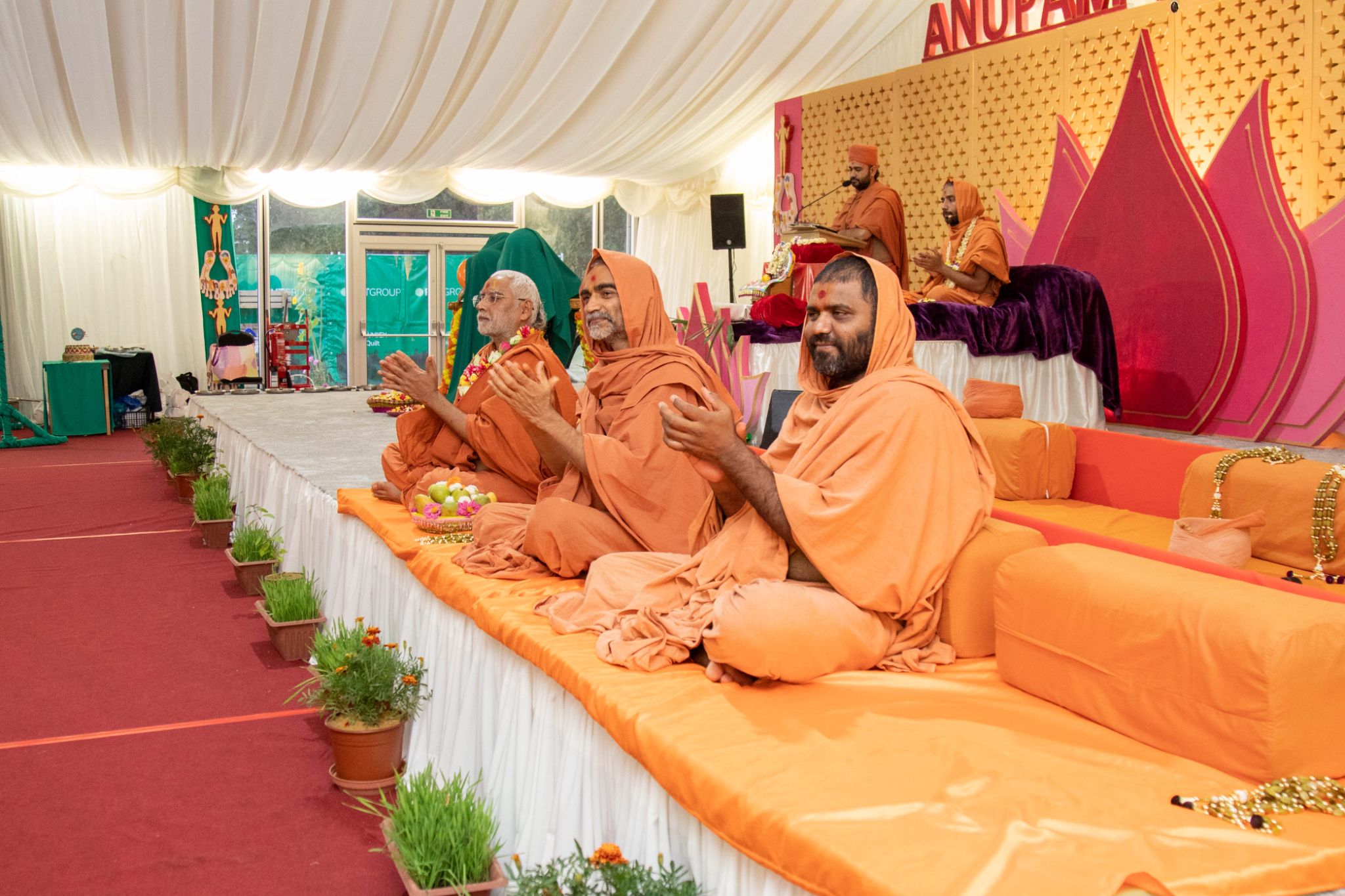 0W2A9092 - ©1987-2017 SKS Swaminarayan Temple East London