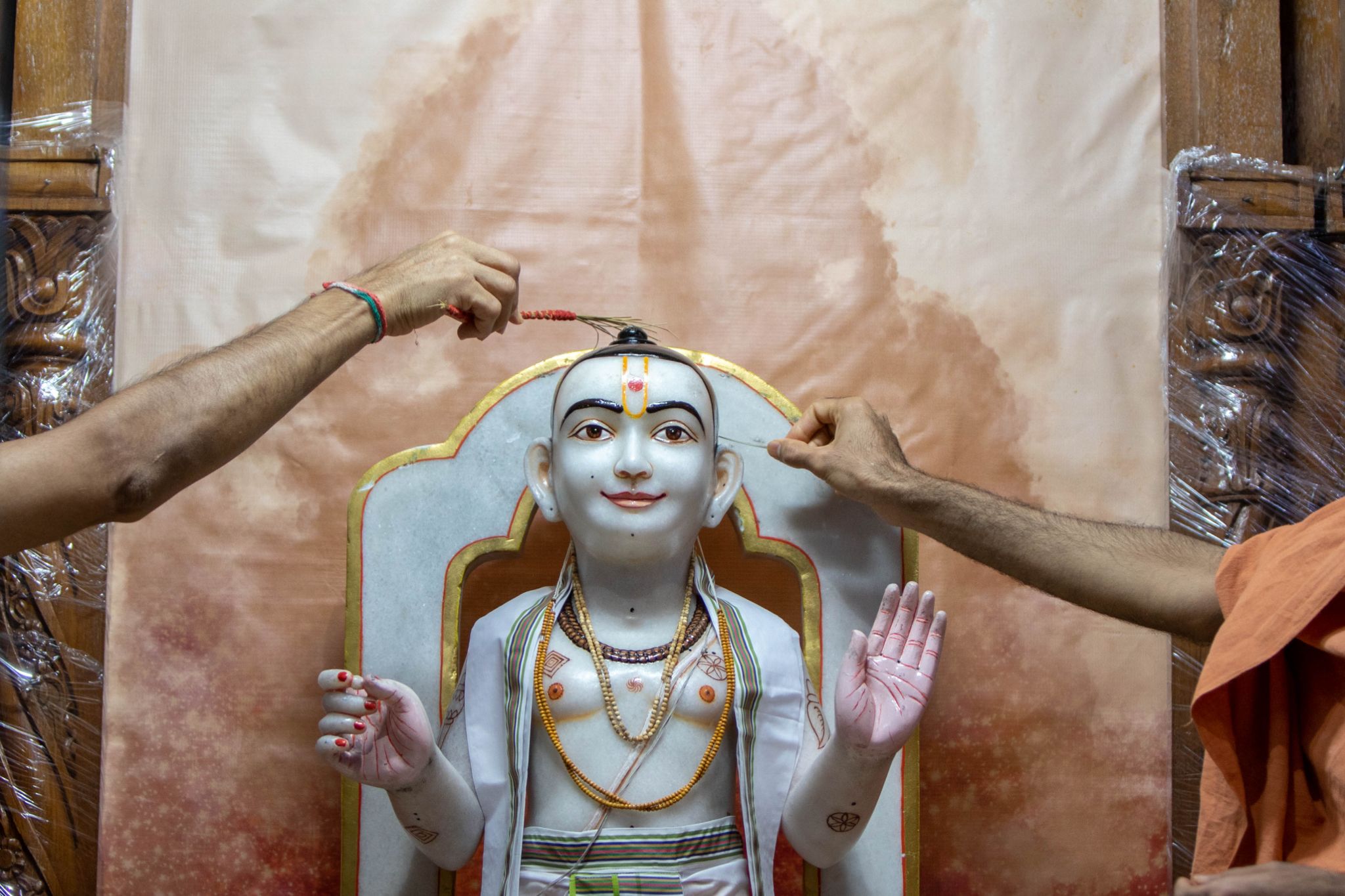 ©1987-2017 SKS Swaminarayan Temple East London