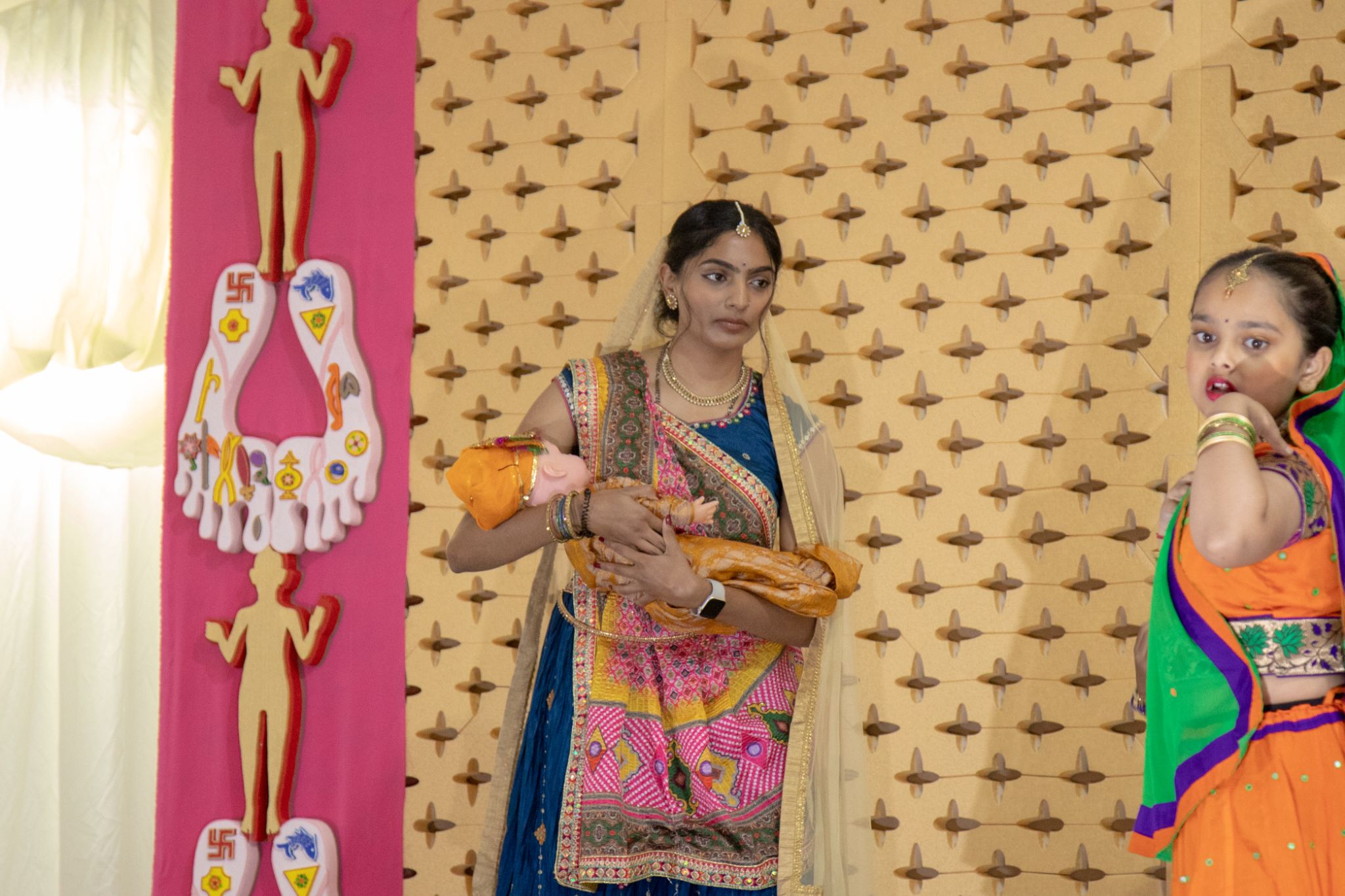 ©1987-2017 SKS Swaminarayan Temple East London