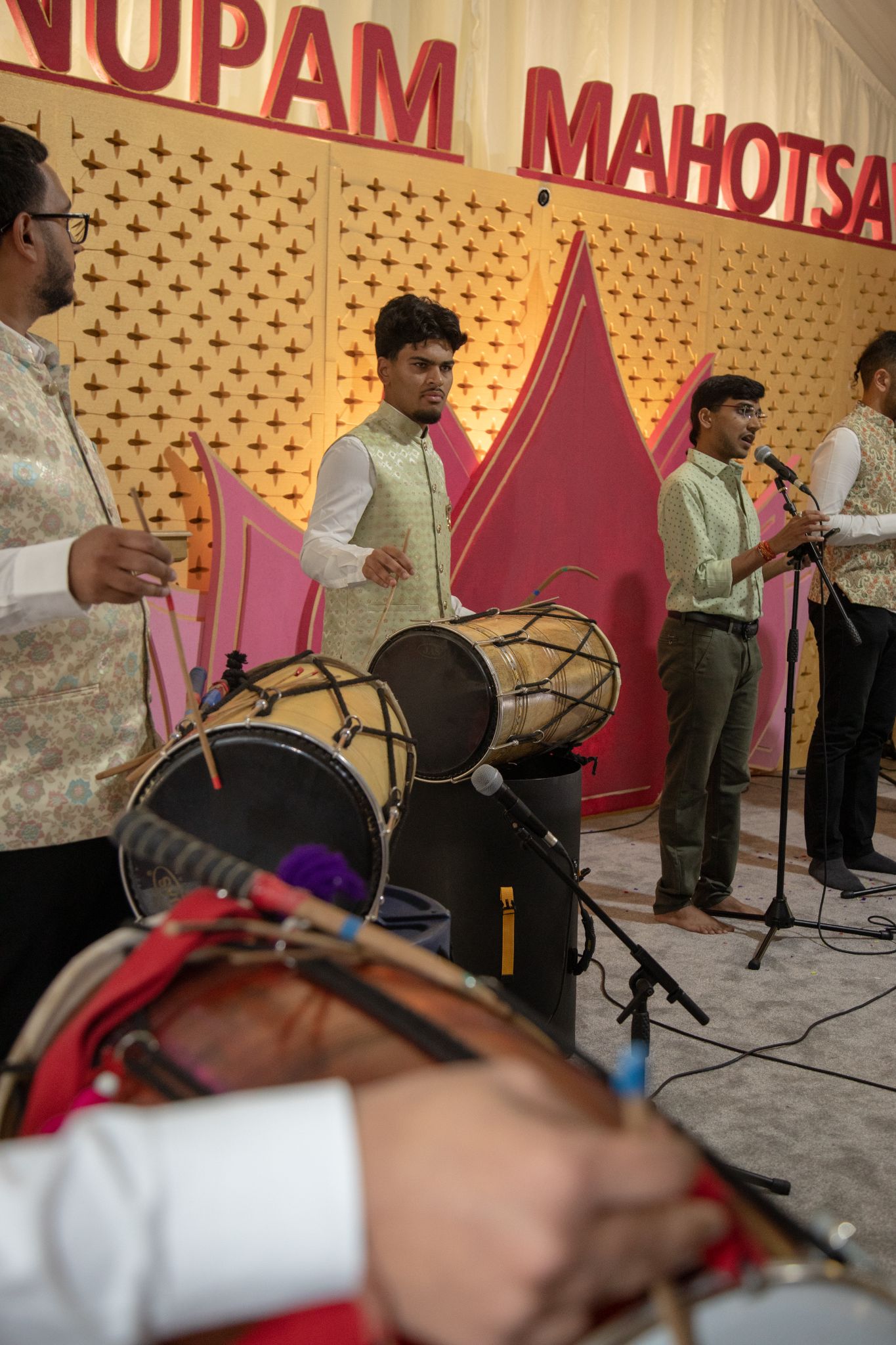 ©1987-2017 SKS Swaminarayan Temple East London