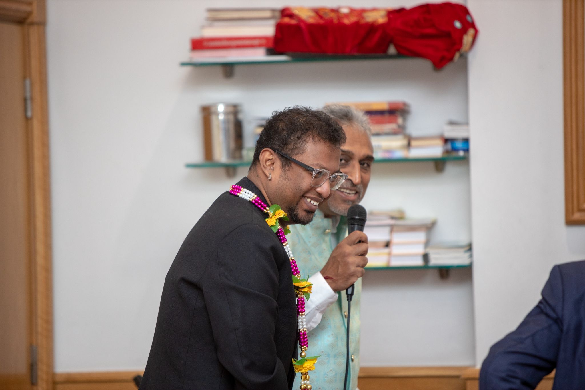 ©1987-2017 SKS Swaminarayan Temple East London