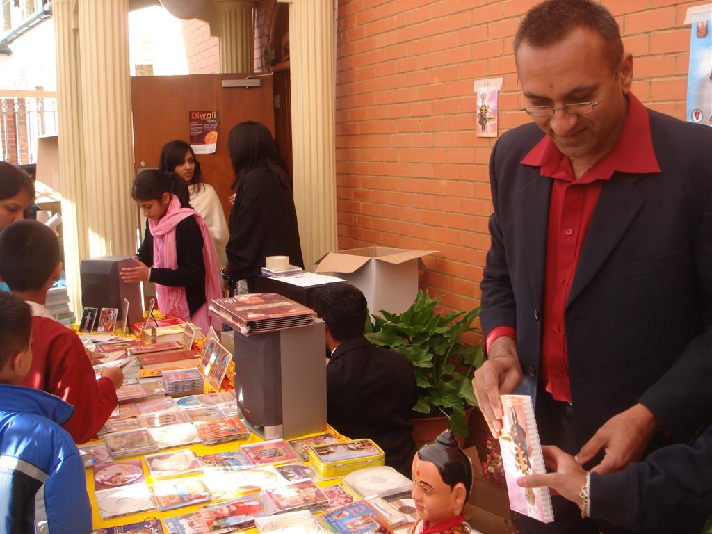 ©1987-2017 SKS Swaminarayan Temple East London