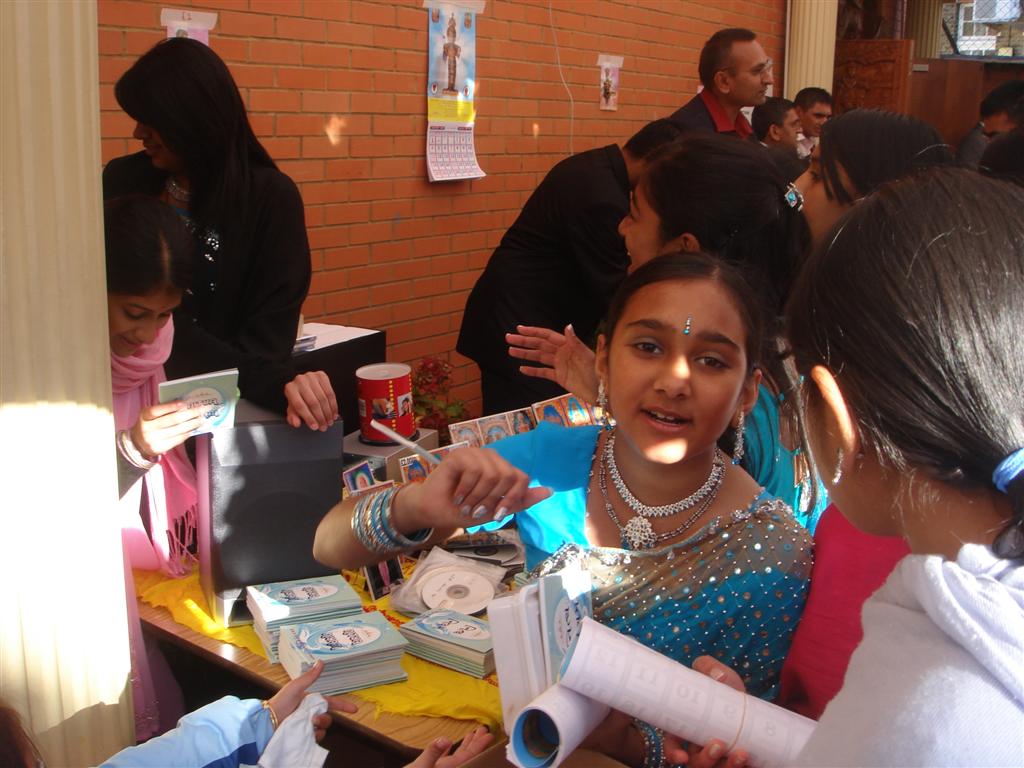 ©1987-2017 SKS Swaminarayan Temple East London