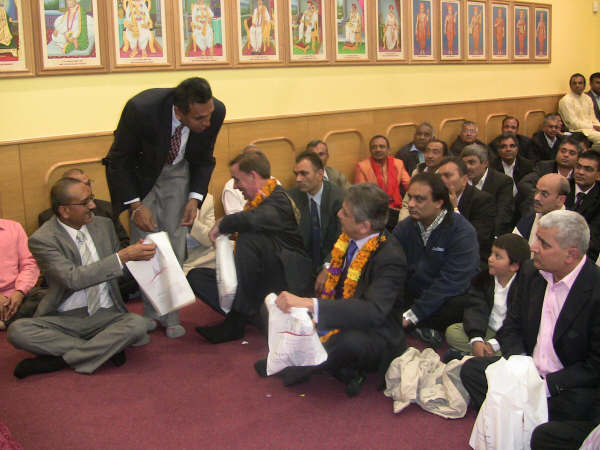 ©1987-2017 SKS Swaminarayan Temple East London