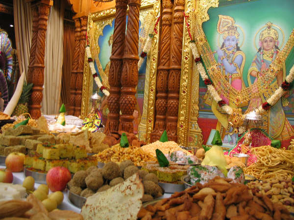 ©1987-2017 SKS Swaminarayan Temple East London