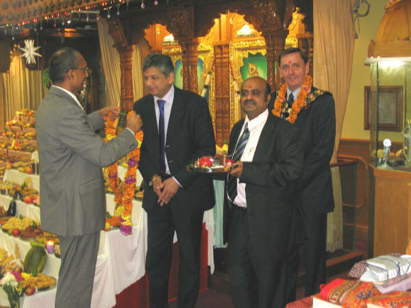 ©1987-2017 SKS Swaminarayan Temple East London